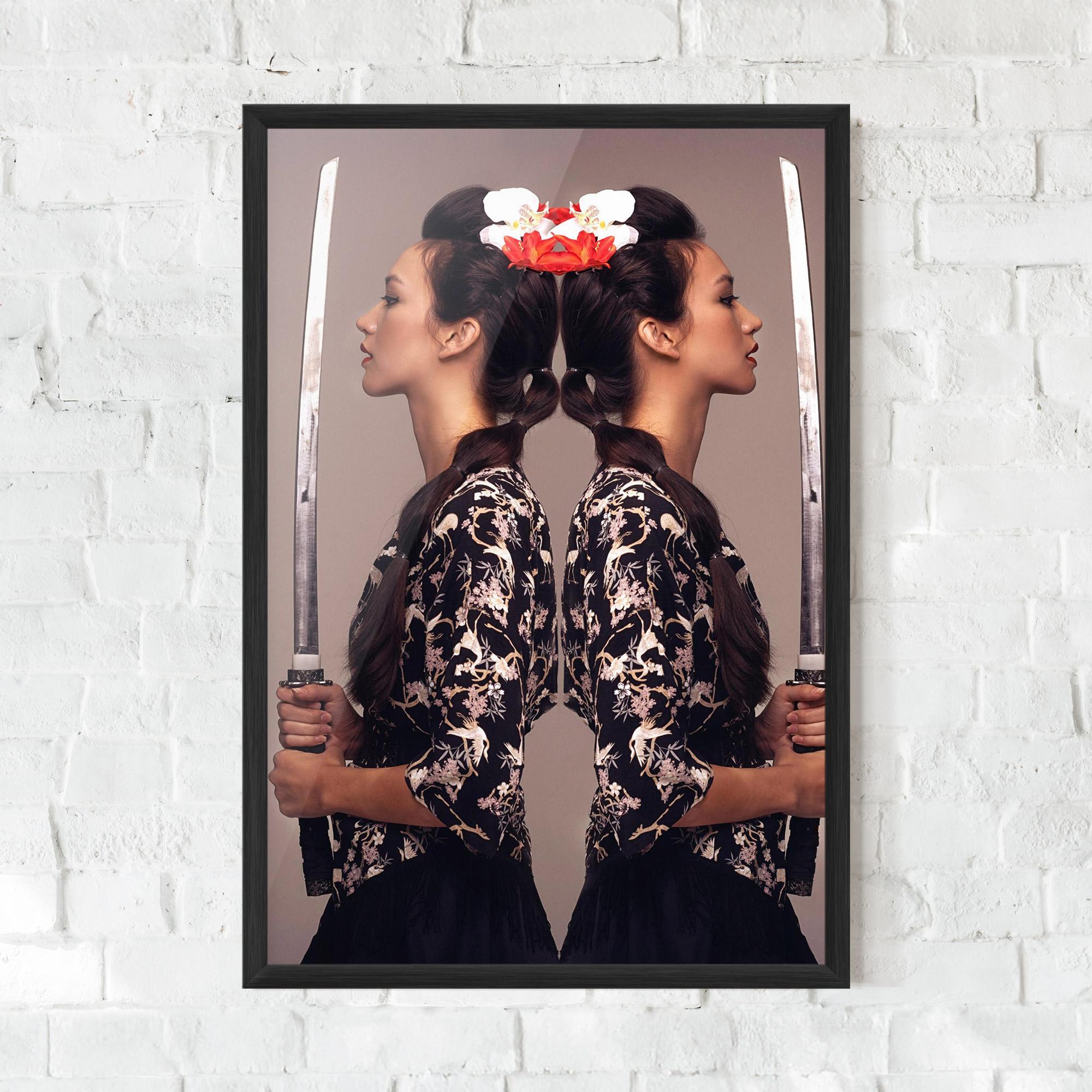 Keretezett Poszter Warrior Mirrored Woman mockup 0