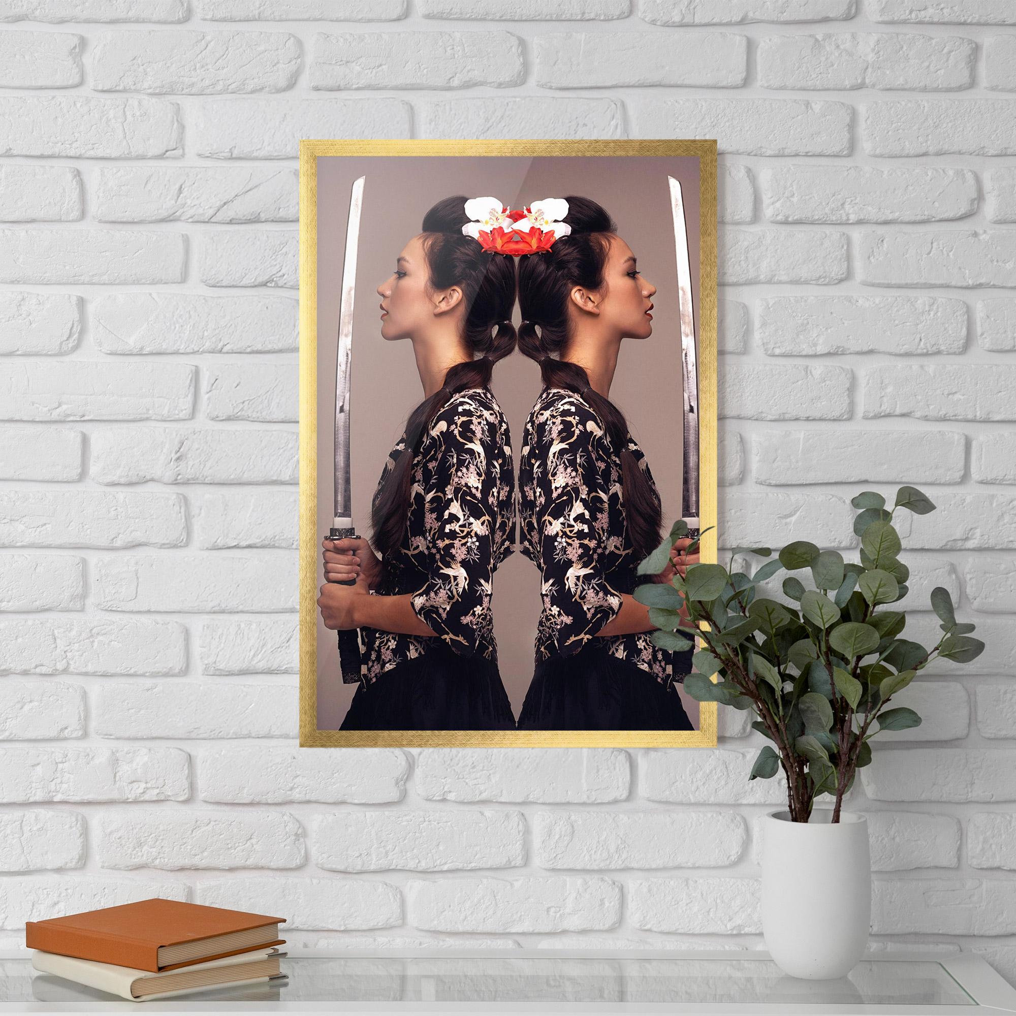 Keretezett Poszter Warrior Mirrored Woman mockup 5