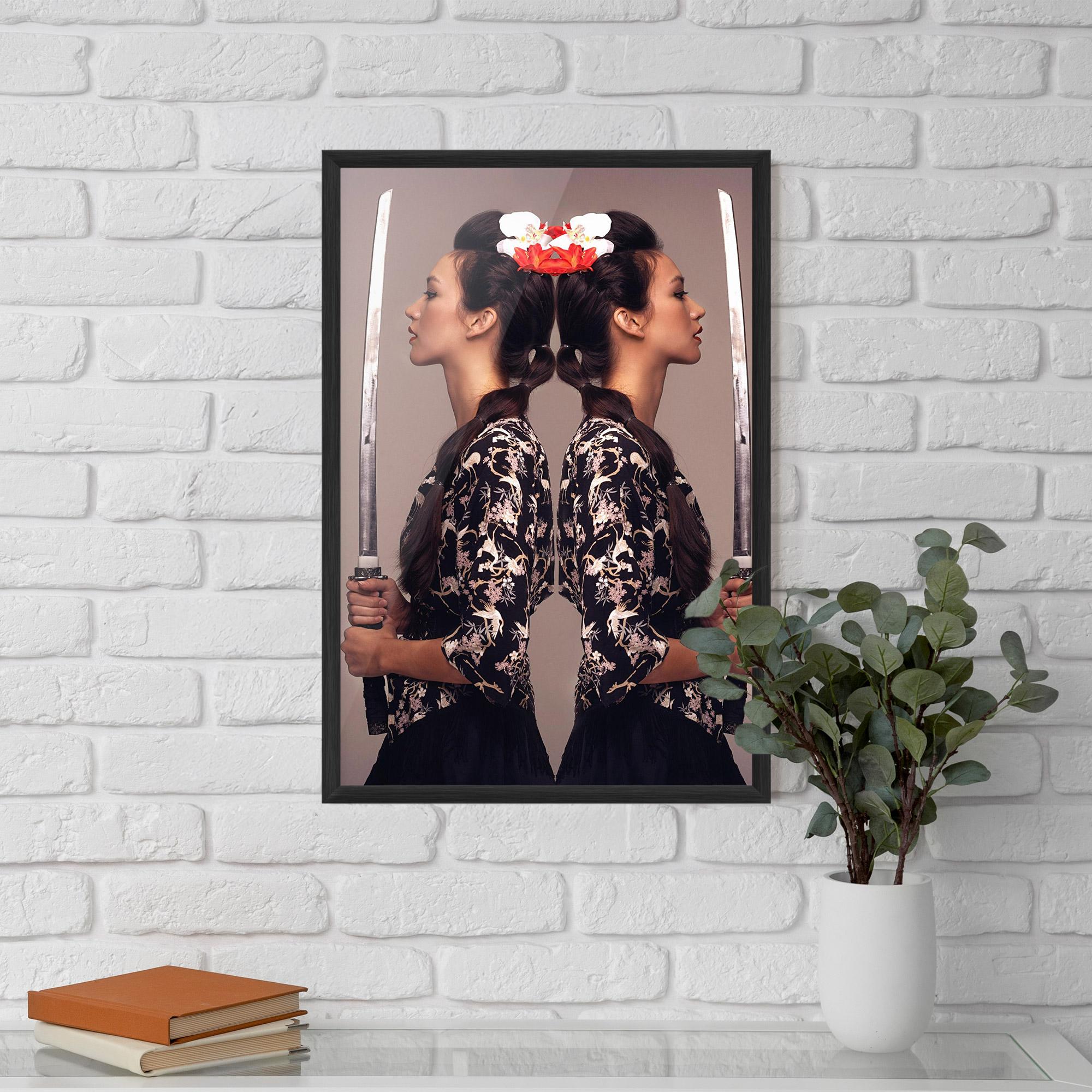 Keretezett Poszter Warrior Mirrored Woman mockup 5