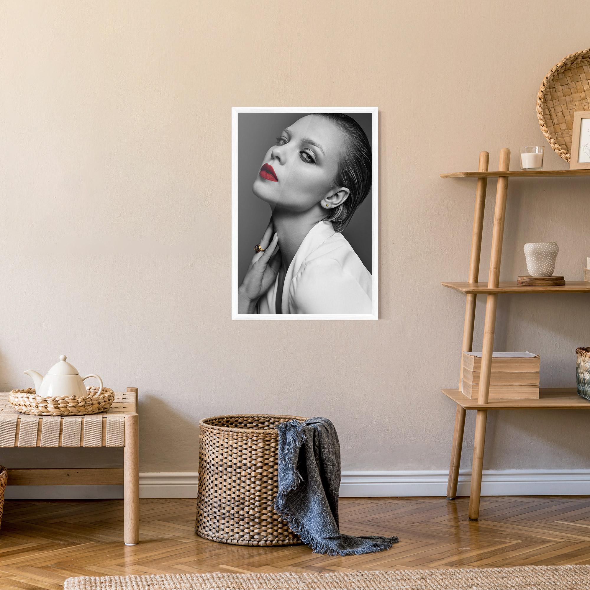 Keretezett Poszter Red Lips White Jacket mockup 9