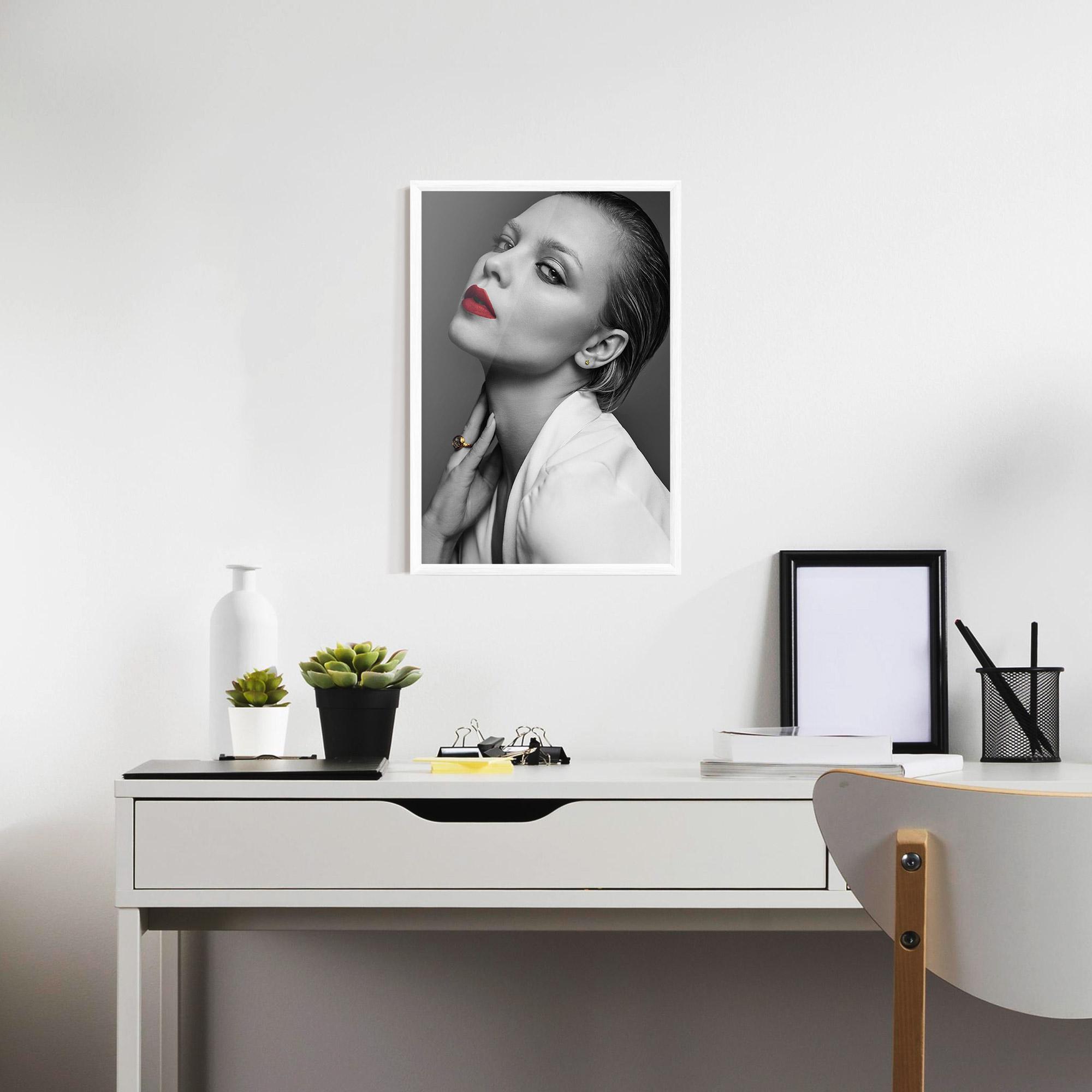 Keretezett Poszter Red Lips White Jacket mockup 7