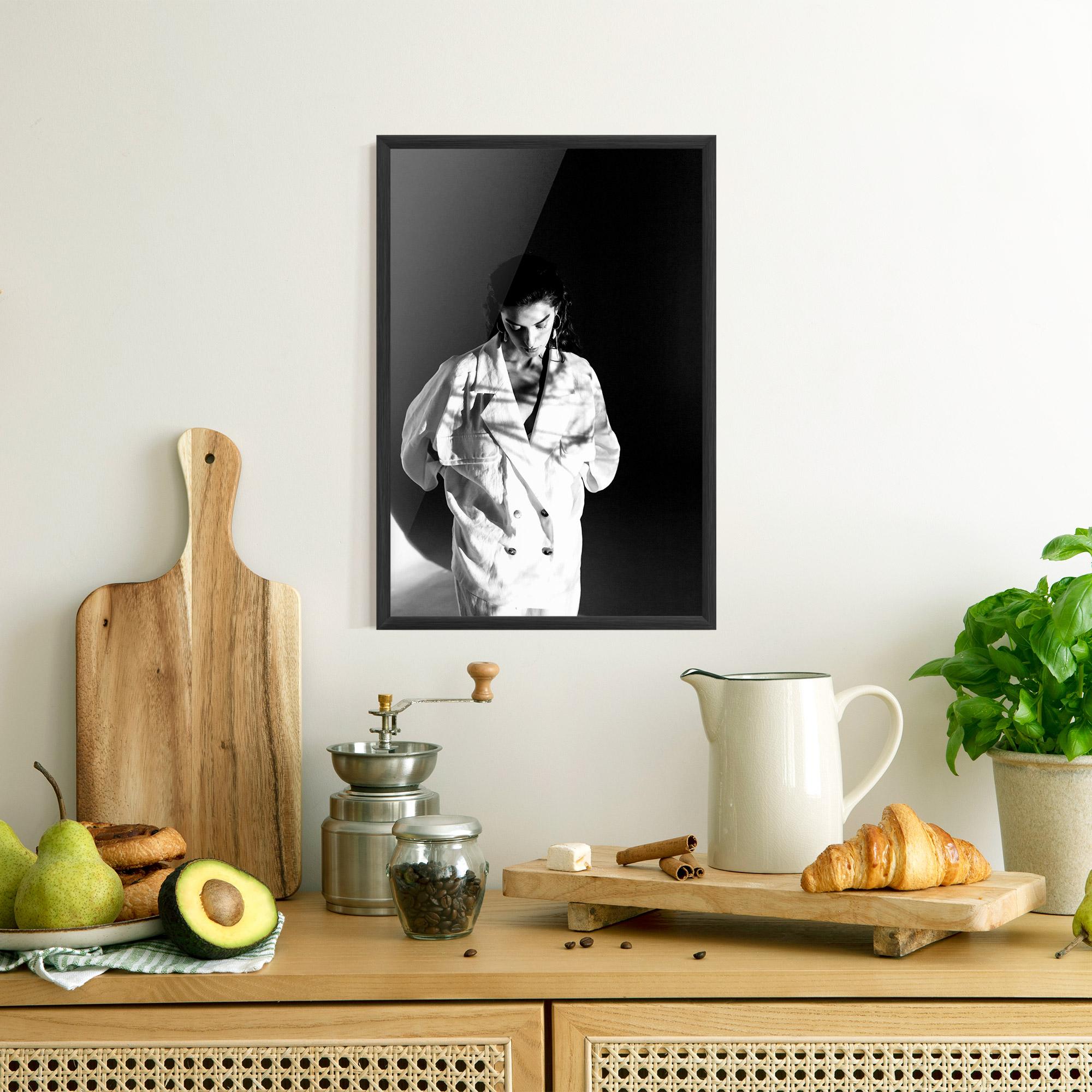 Keretezett Poszter Woman Black Wall mockup 8