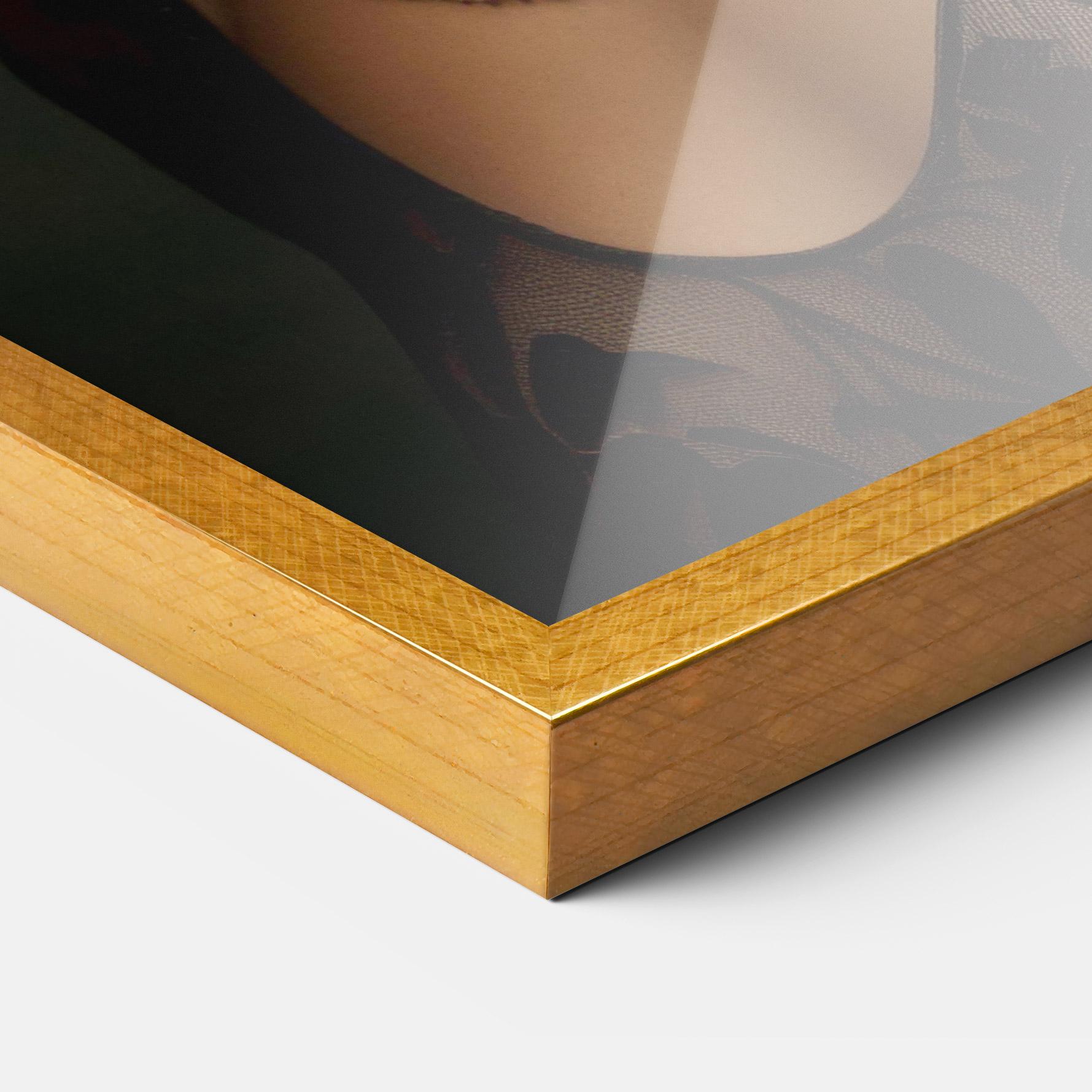 Keretezett Poszter Elegant Vintage Woman mockup 3