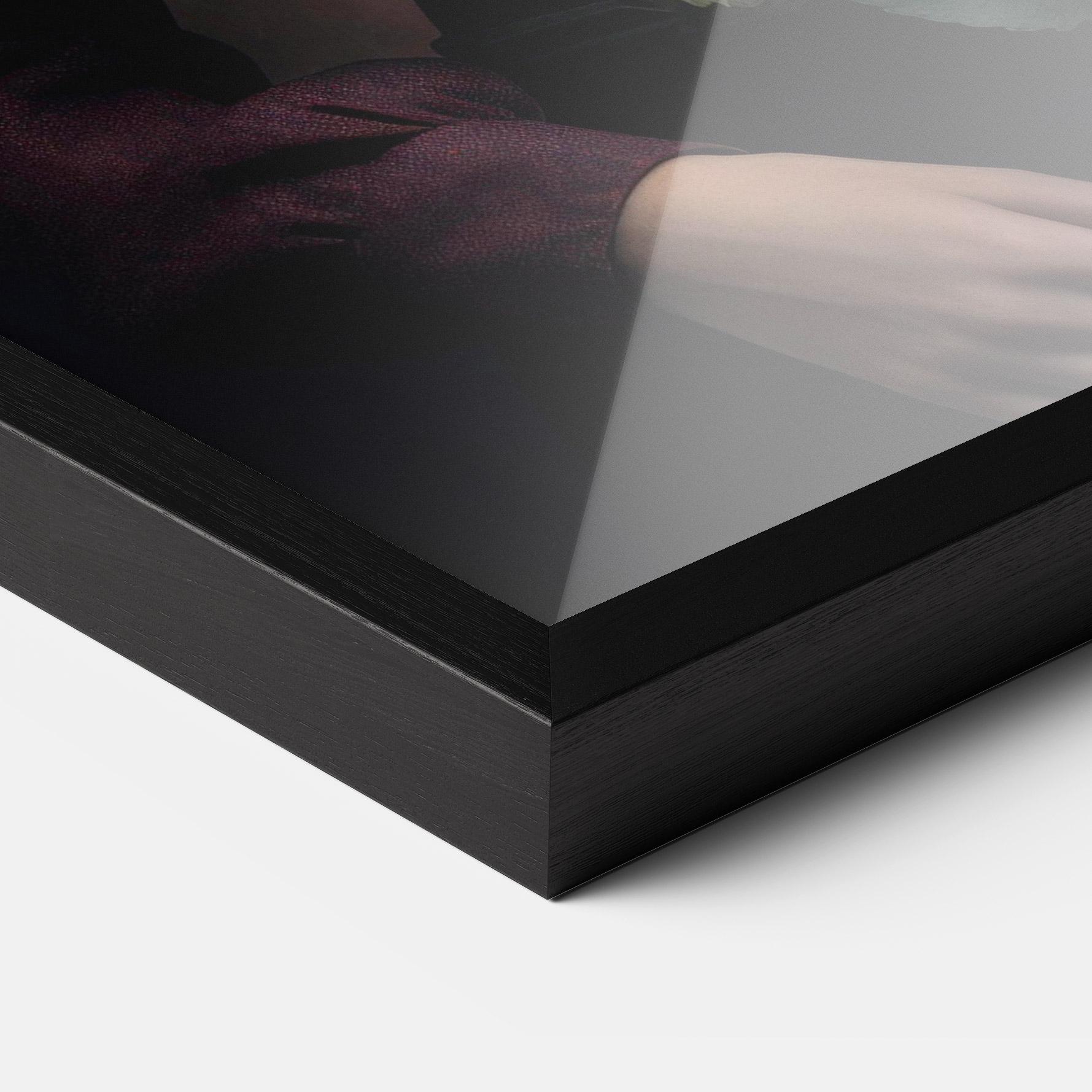 Keretezett Poszter Holding Vintage Rose mockup 3