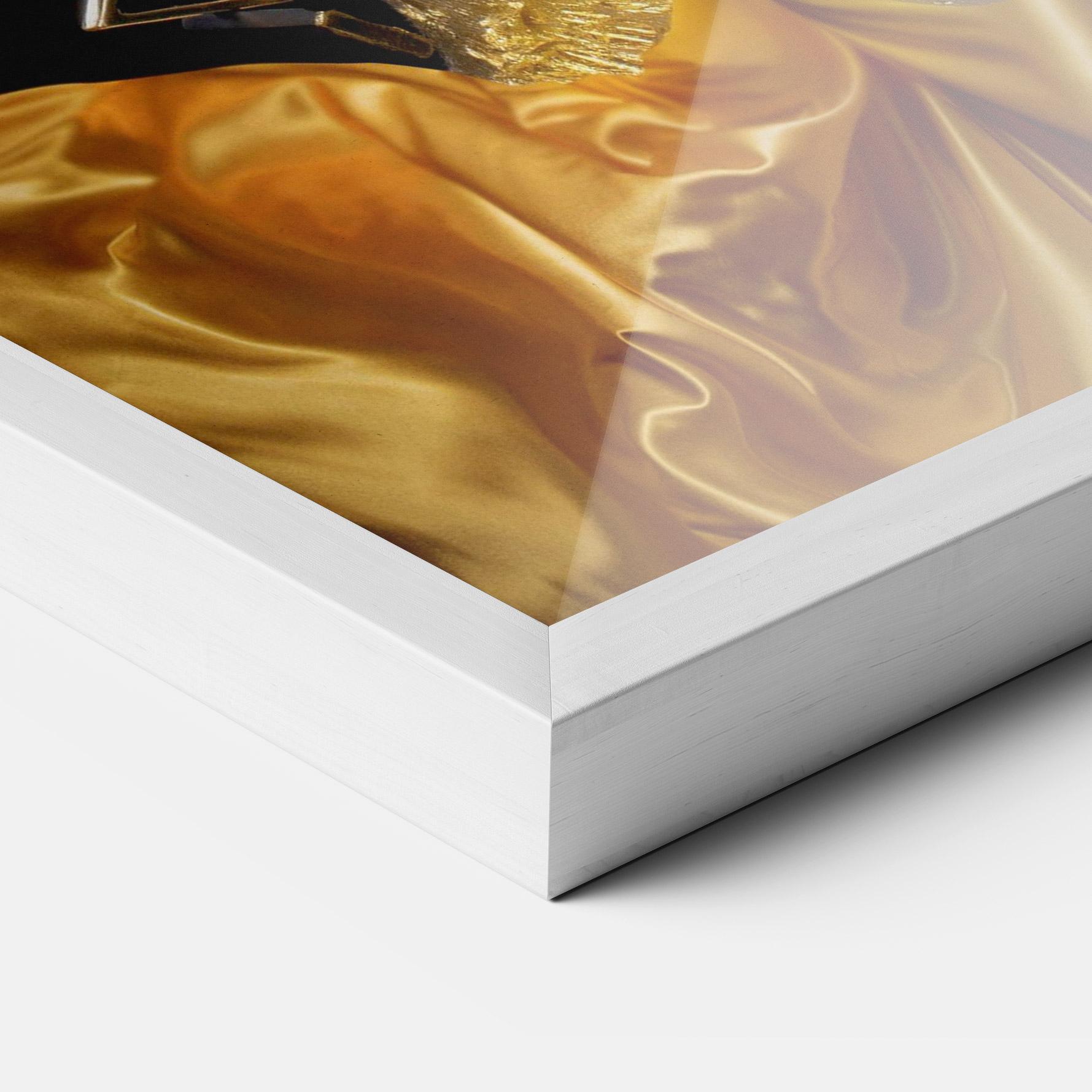 Keretezett Poszter Glamorous Gold Outfit mockup 3