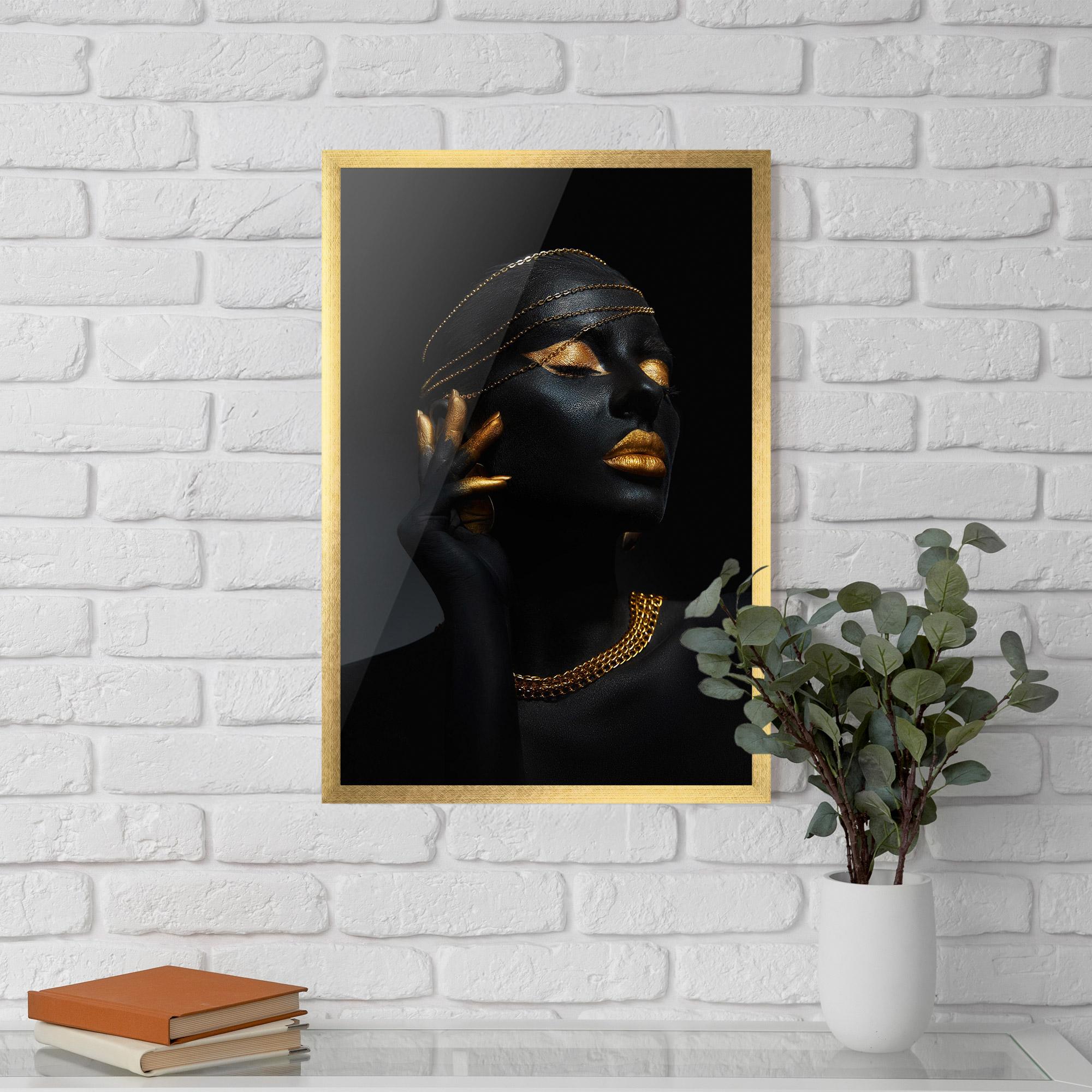 Keretezett Poszter Gold Makeup Eyelids mockup 5