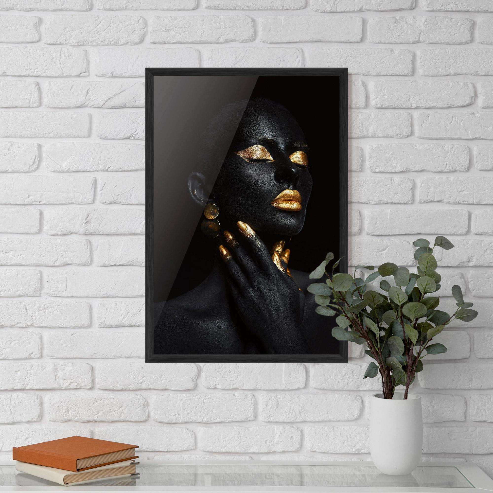 Keretezett Poszter Eyelids Gold Makeup mockup 5