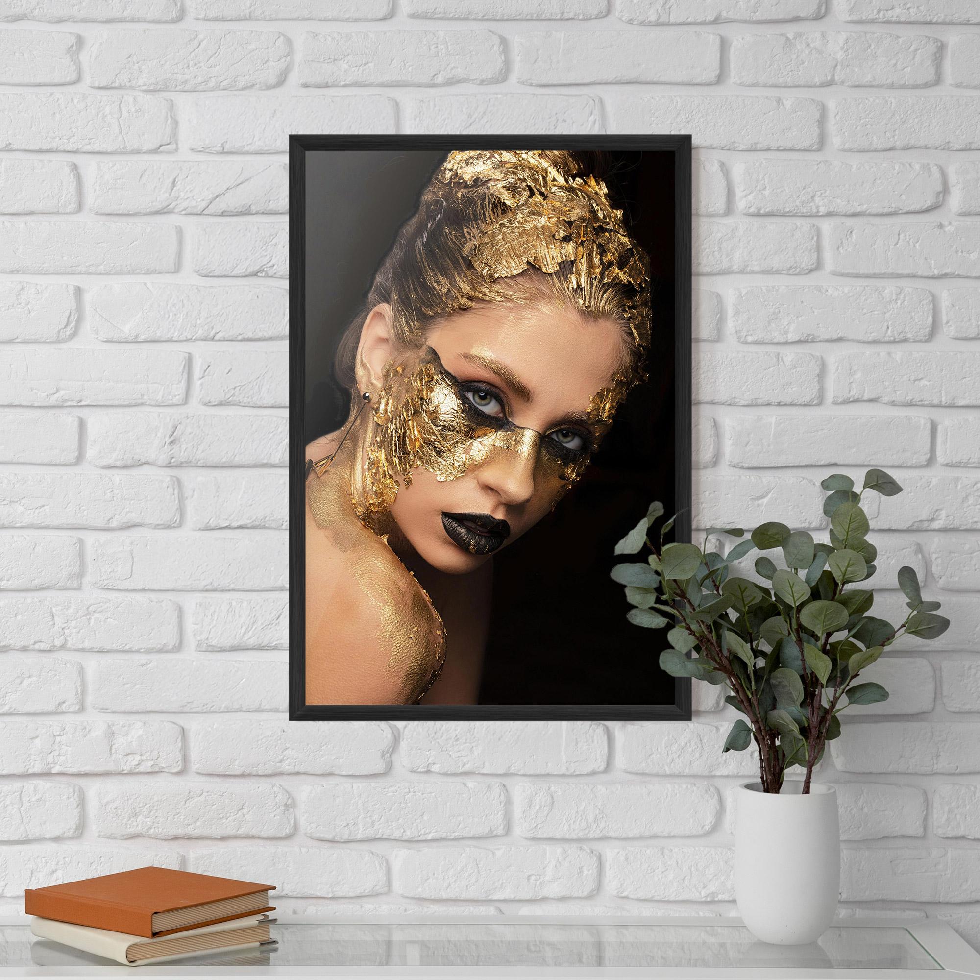 Keretezett Poszter Golden Foil Face mockup 5