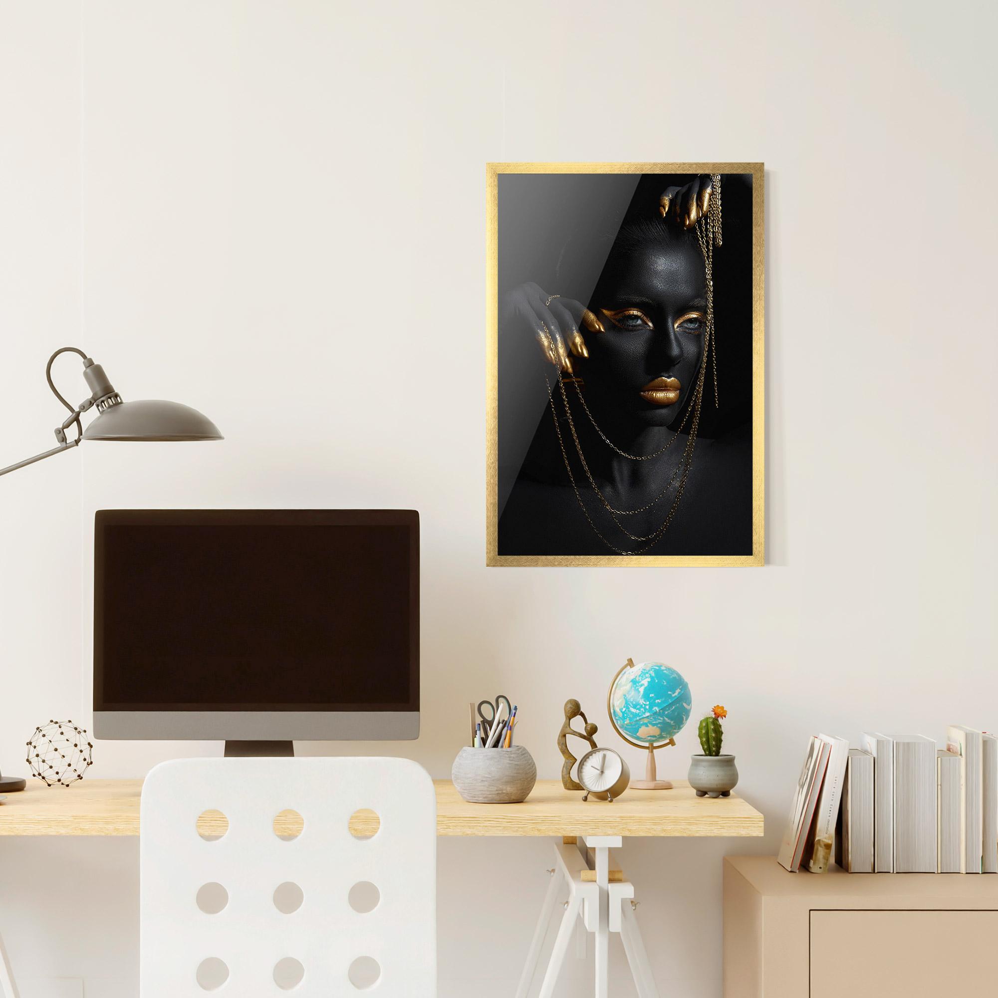 Keretezett Poszter Grey Chain Eyes mockup 6