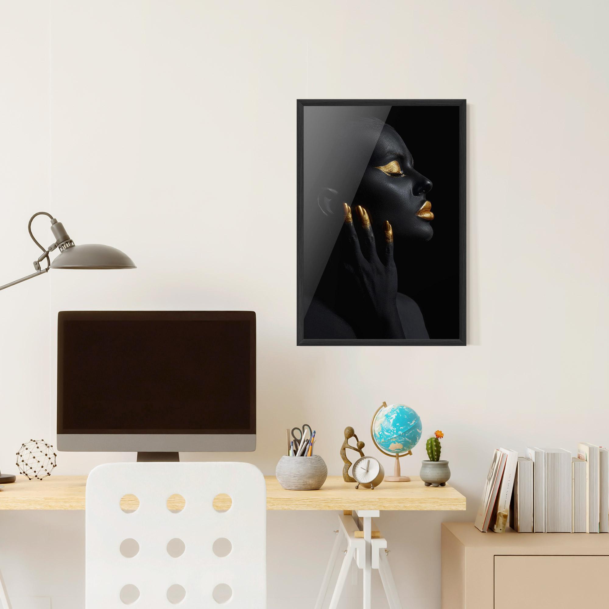 Keretezett Poszter Gold Black Paint mockup 6