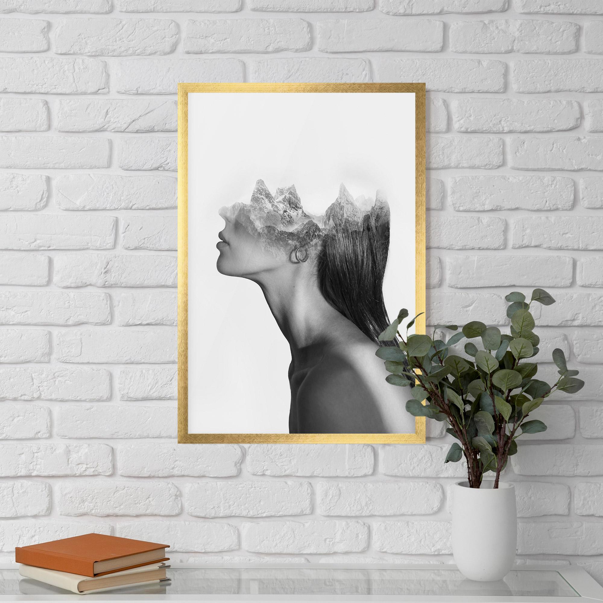 Keretezett Poszter Woman Mountains View mockup 5