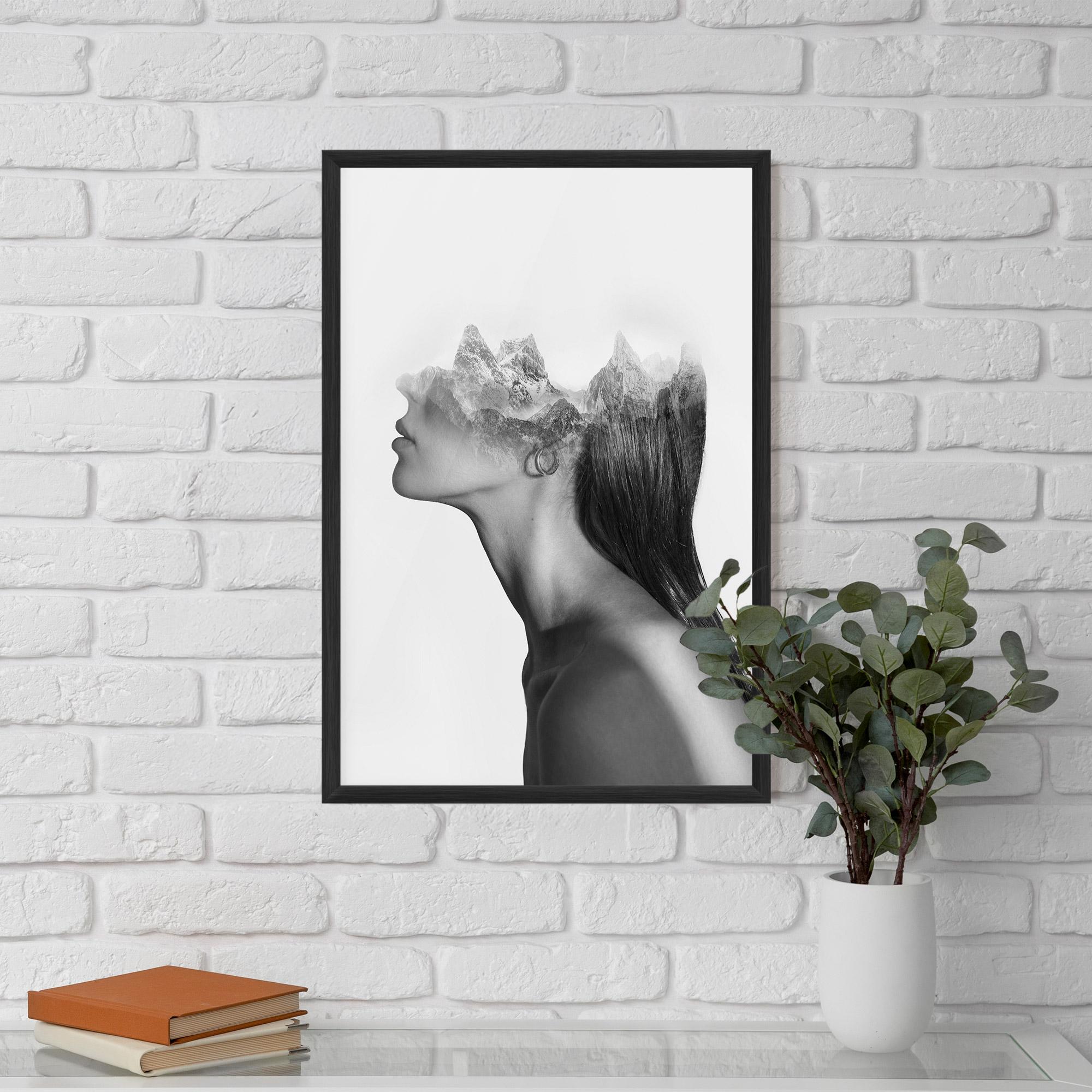 Keretezett Poszter Woman Mountains View mockup 5