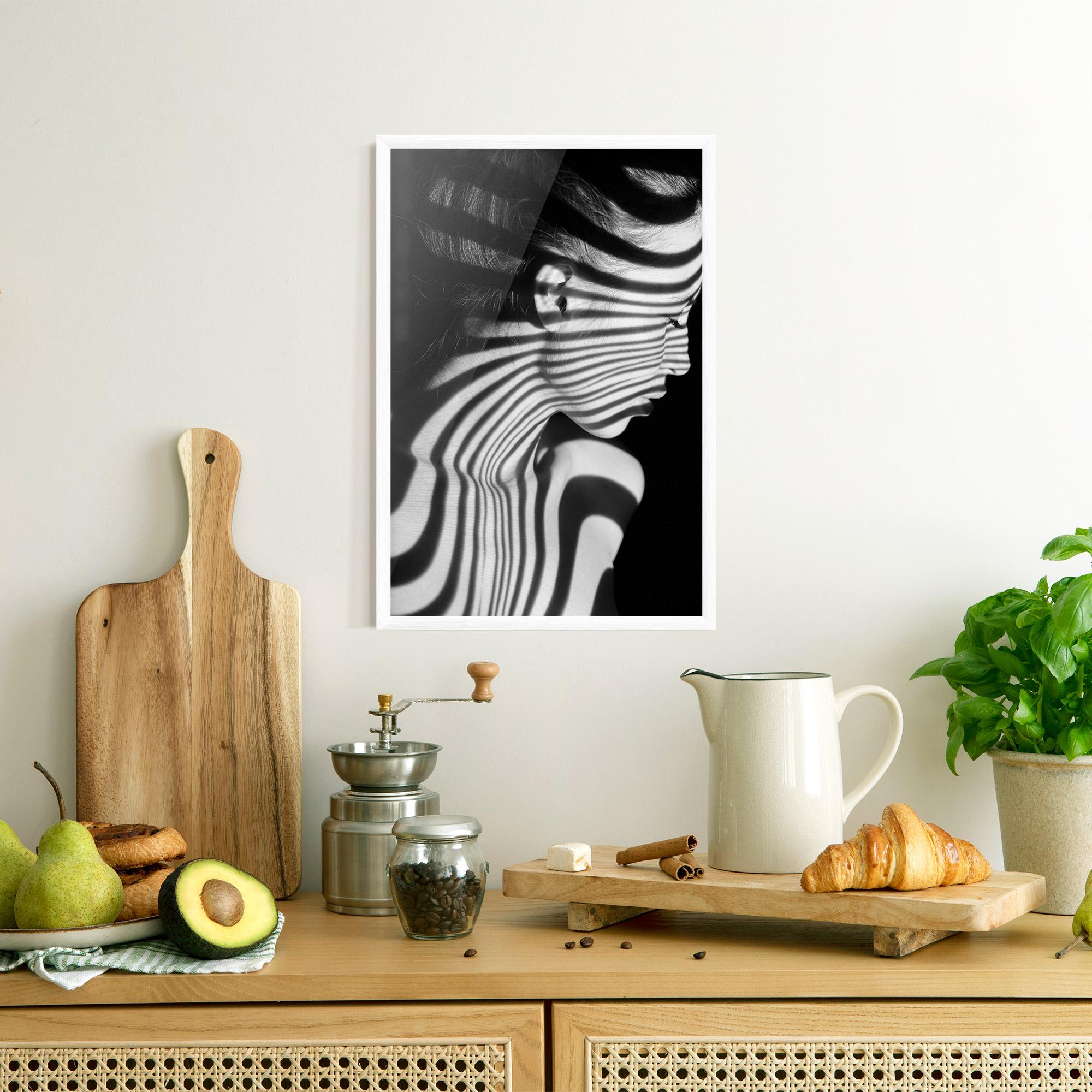 Keretezett Poszter Zebra Stripes Woman mockup 8