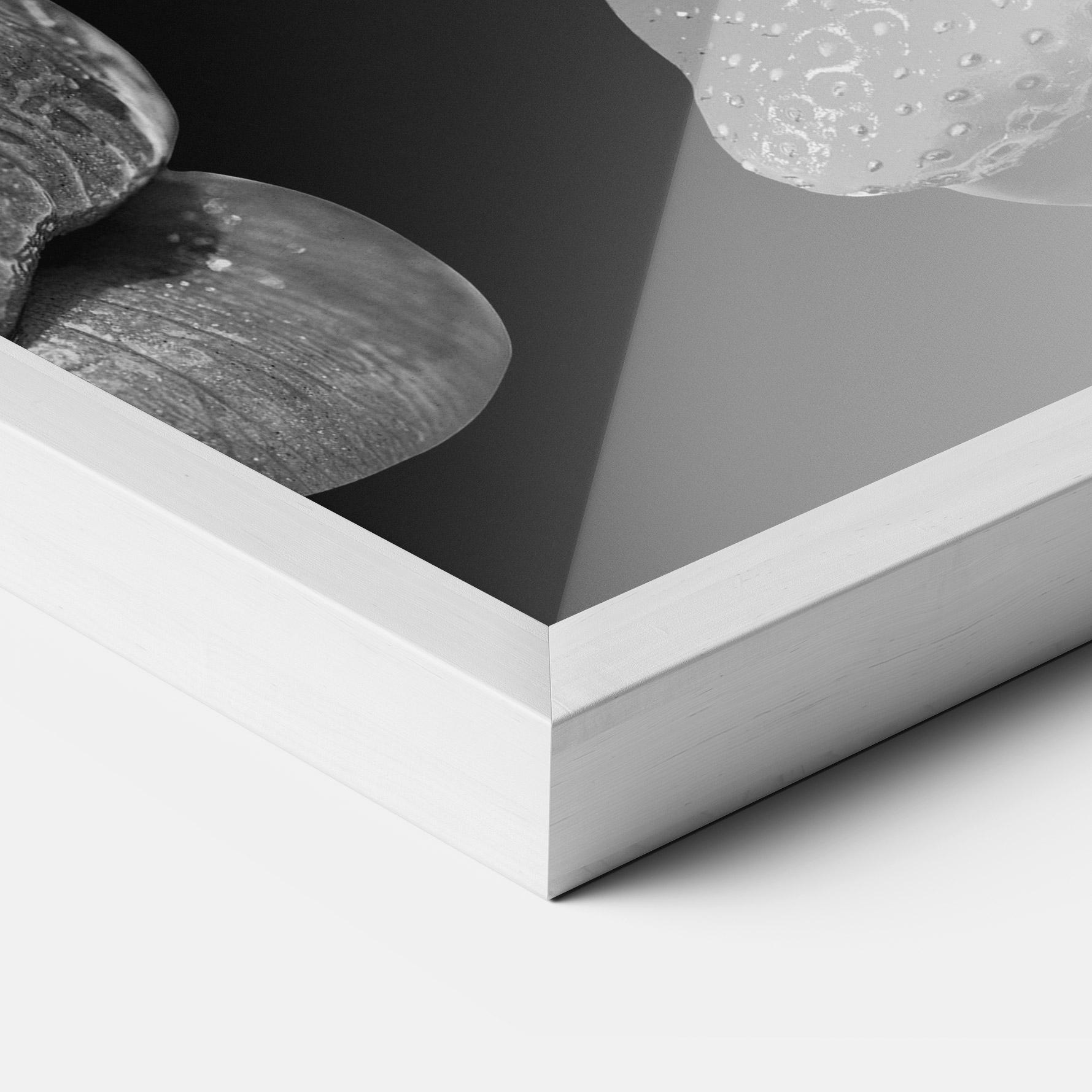 Keretezett Poszter Grey Lips Collage mockup 3