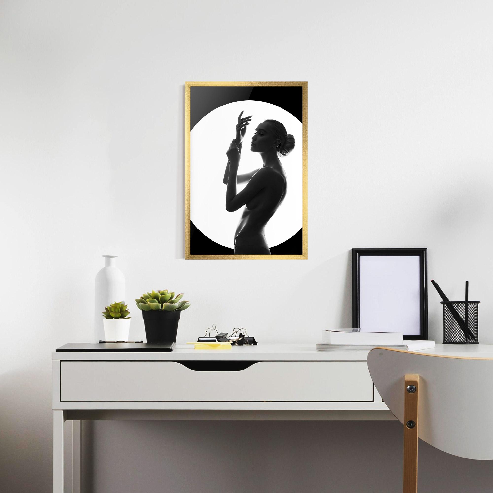 Keretezett Poszter Body Figure mockup 7