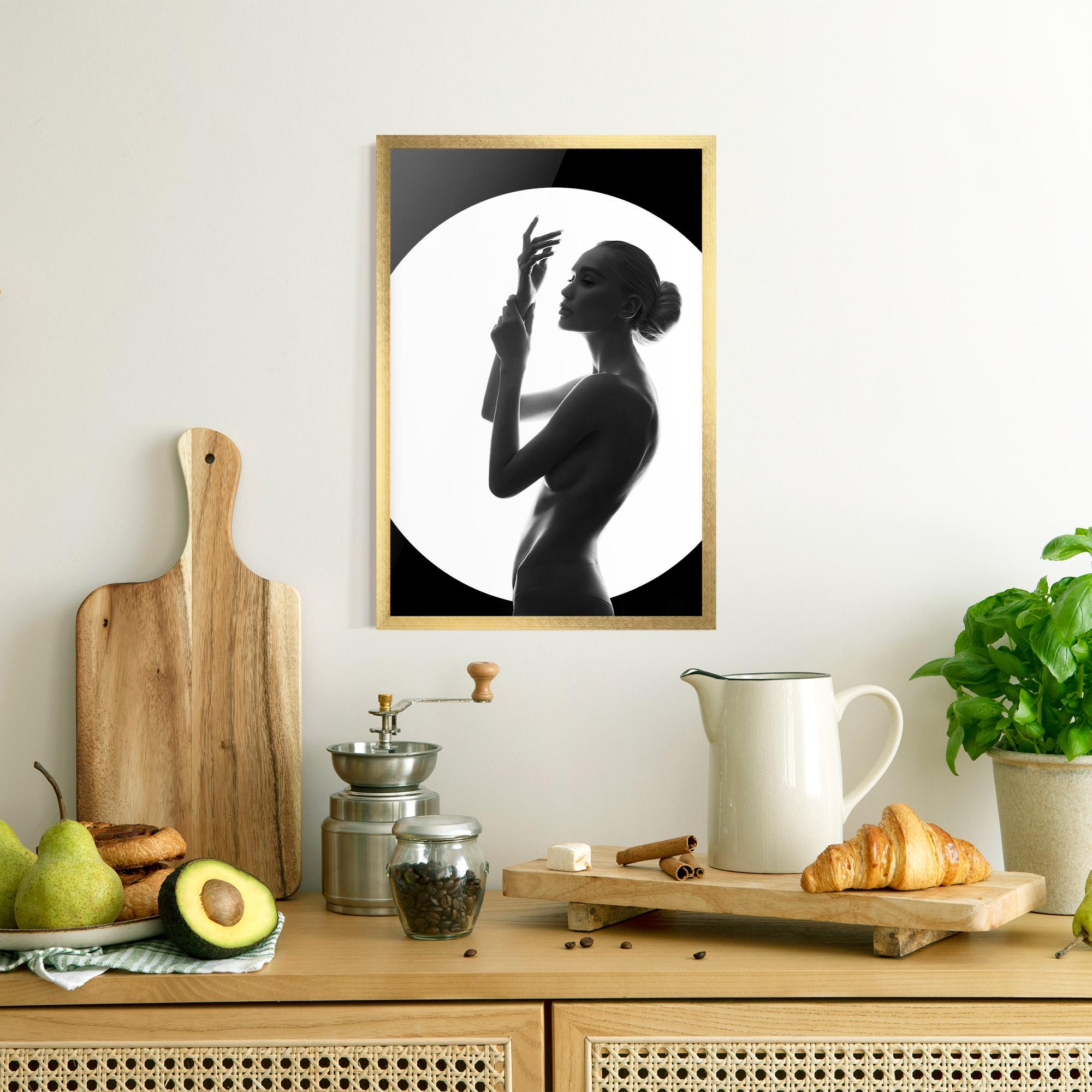 Keretezett Poszter Body Figure mockup 8