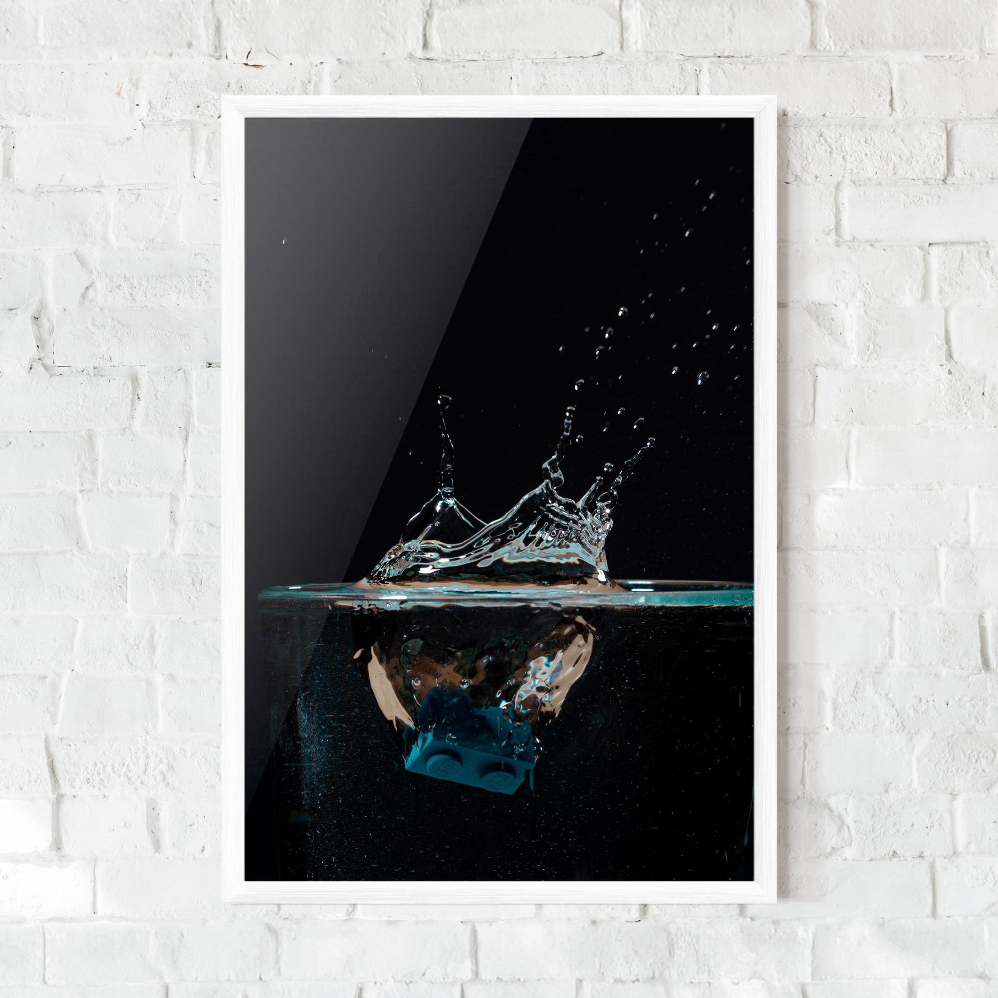 Keretezett Poszter Close Up Splash mockup 0