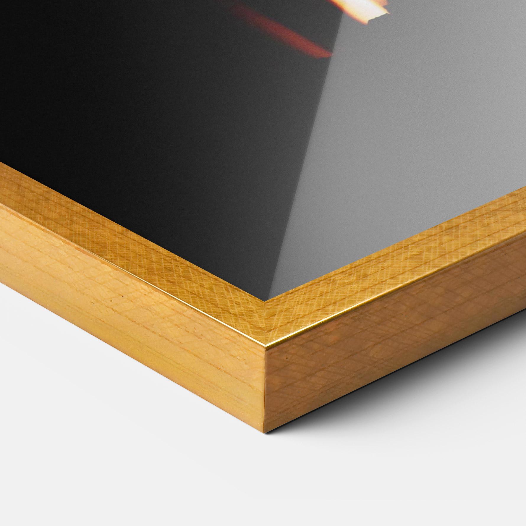 Keretezett Poszter On Fire mockup 3