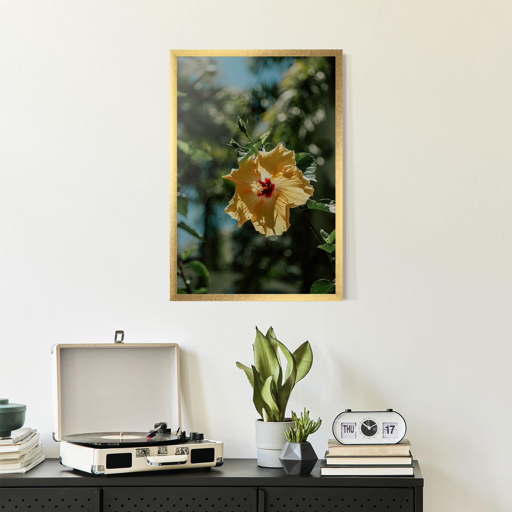 Keretezett Poszter Yellow Pretty Exotic mockup 2