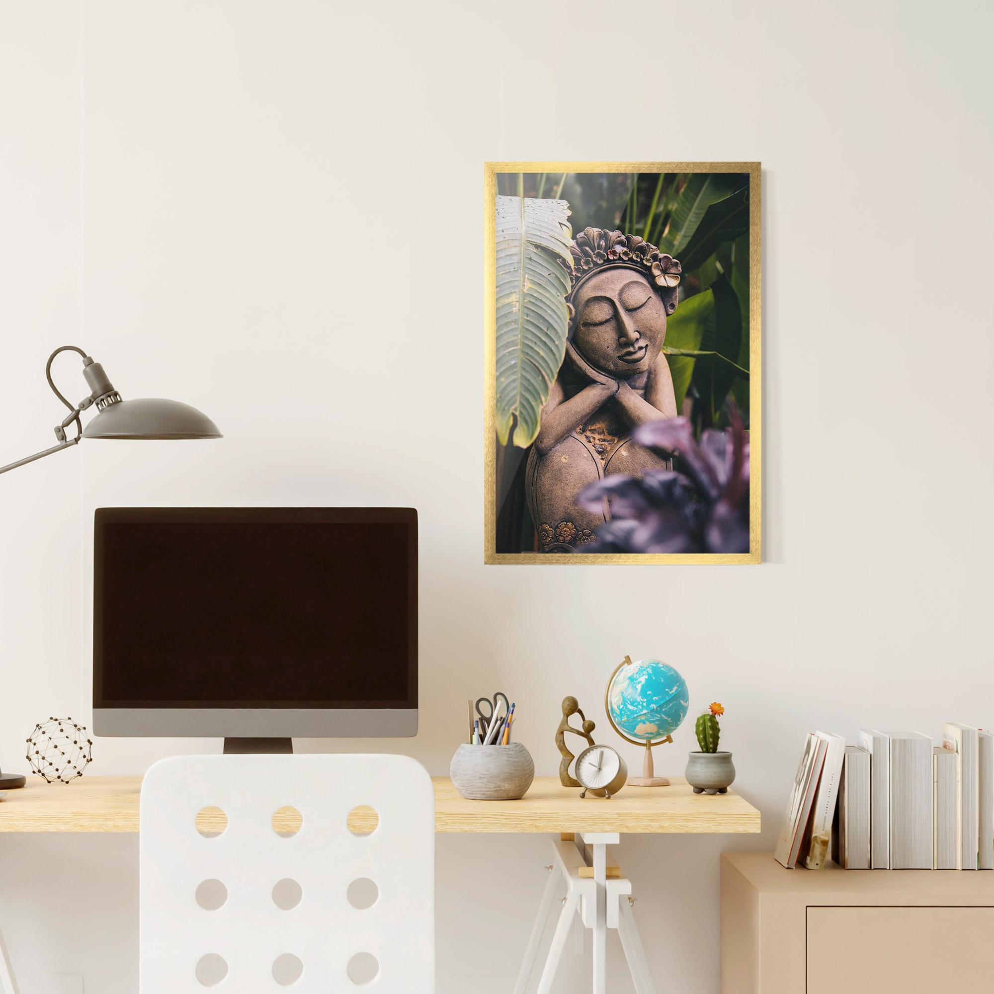 Keretezett Poszter Exotic Statue mockup 6