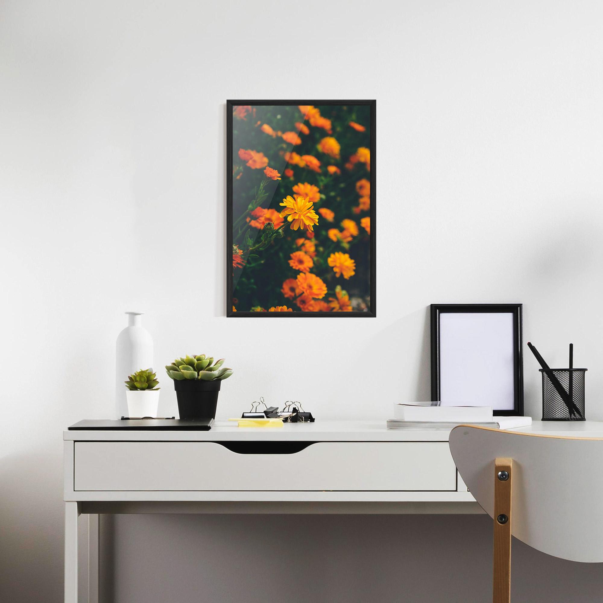 Keretezett Poszter Garden Orange Flowers mockup 7