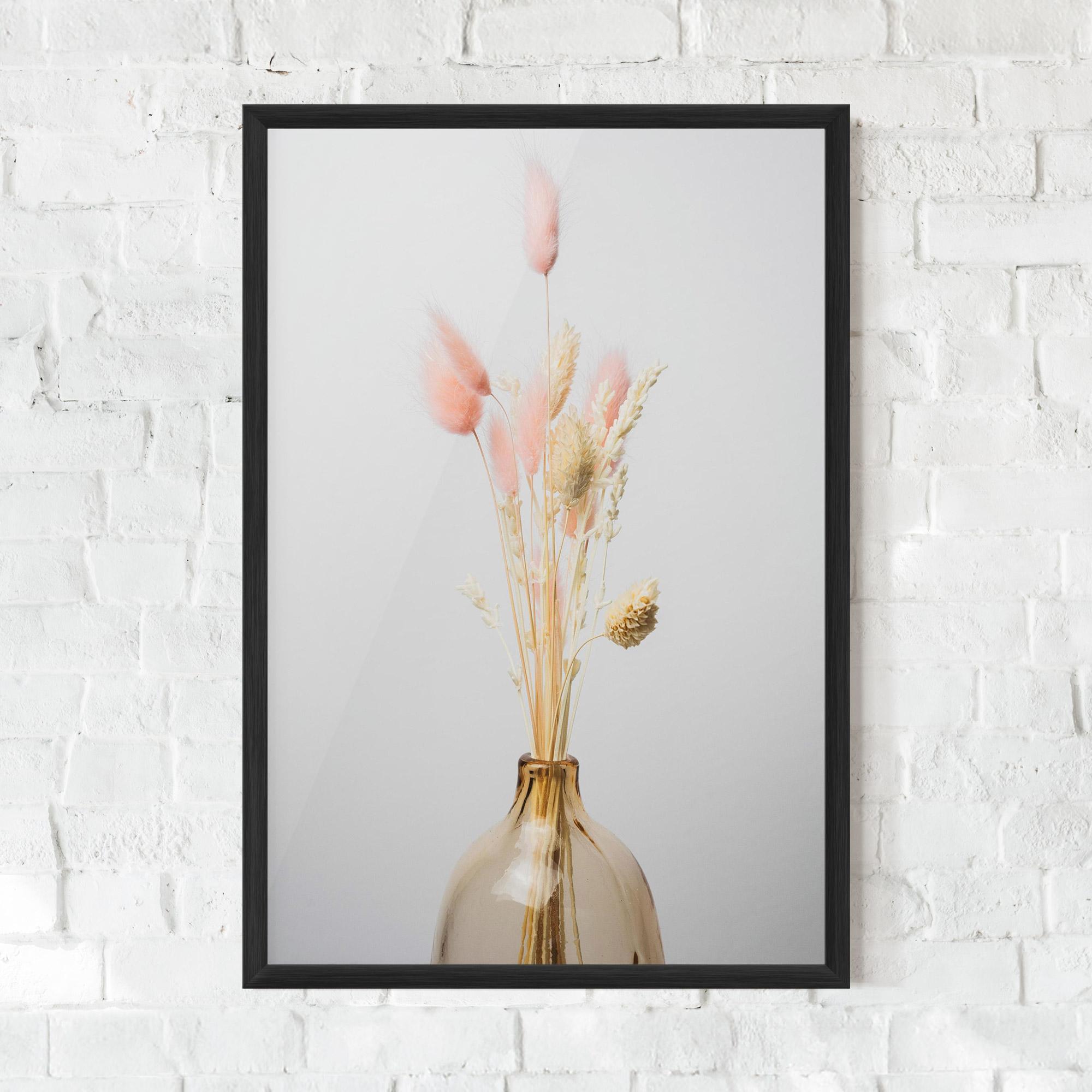 Keretezett Poszter Pink Cream Flower Vase mockup 0