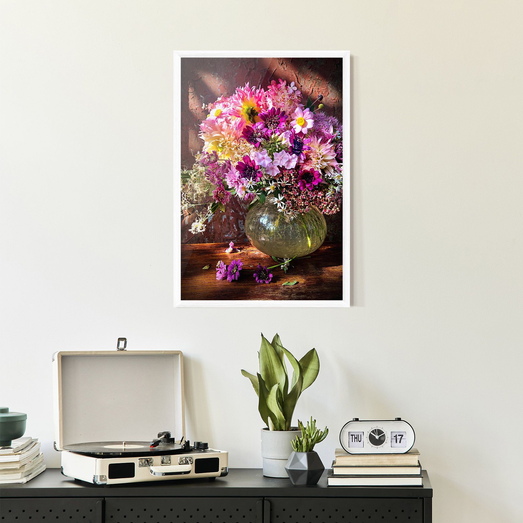Purple Flowers Vasw mockup 2