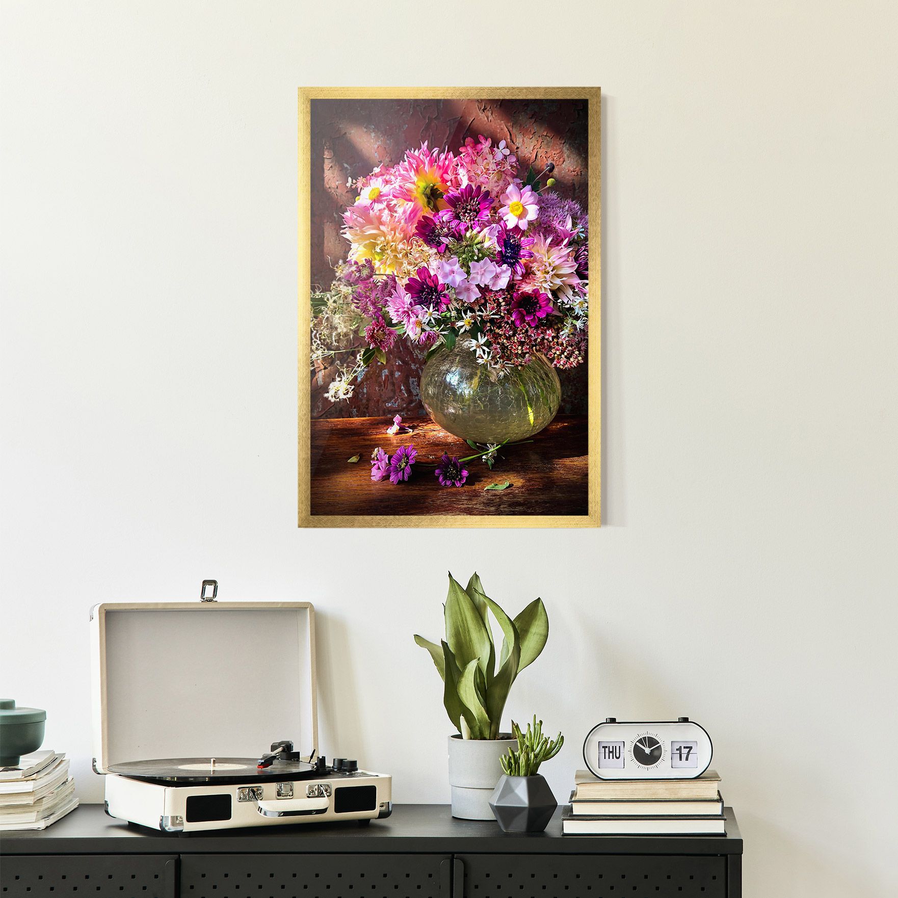 Purple Flowers Vasw mockup 2