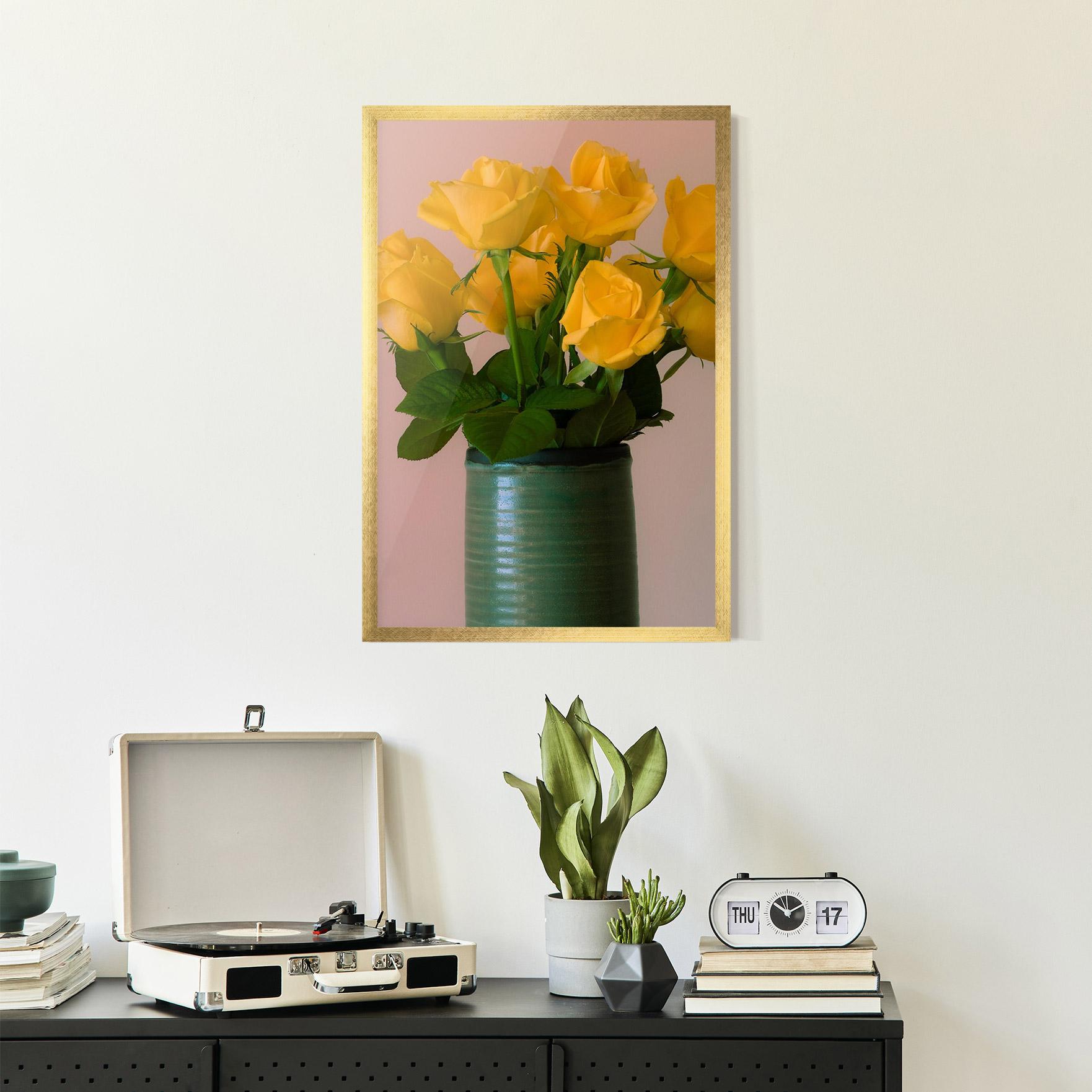 Keretezett Poszter Yellow Roses Vase mockup 2