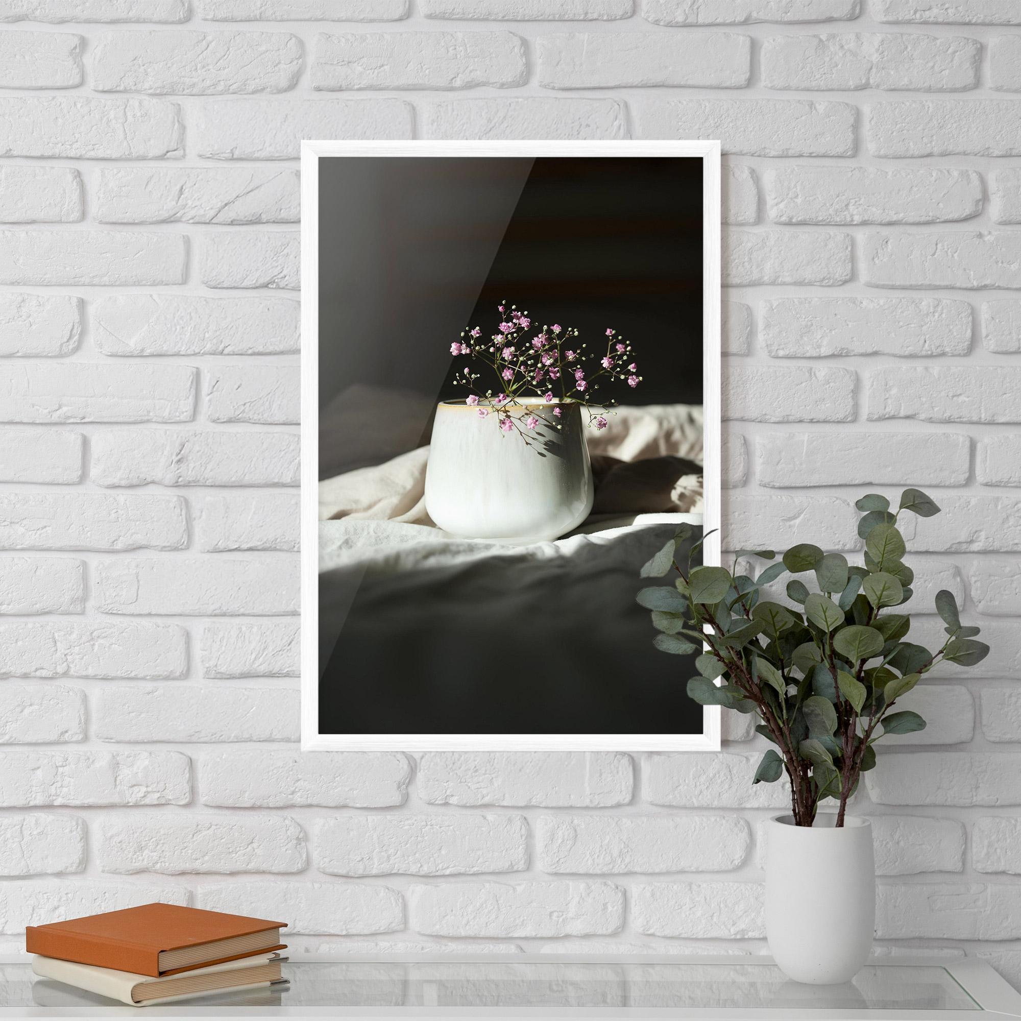 Keretezett Poszter Tiny Purple Pant Vase mockup 5