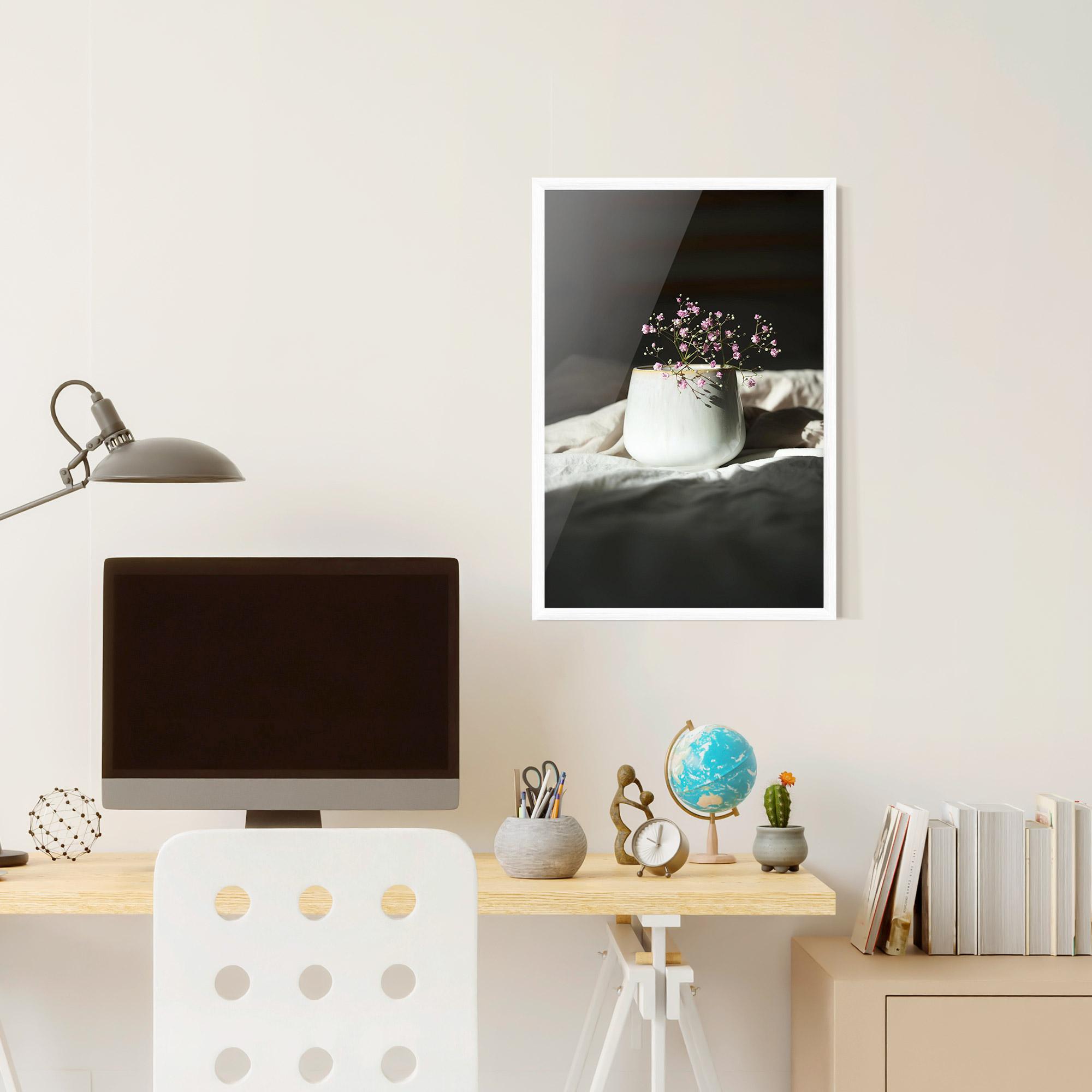 Keretezett Poszter Tiny Purple Pant Vase mockup 6