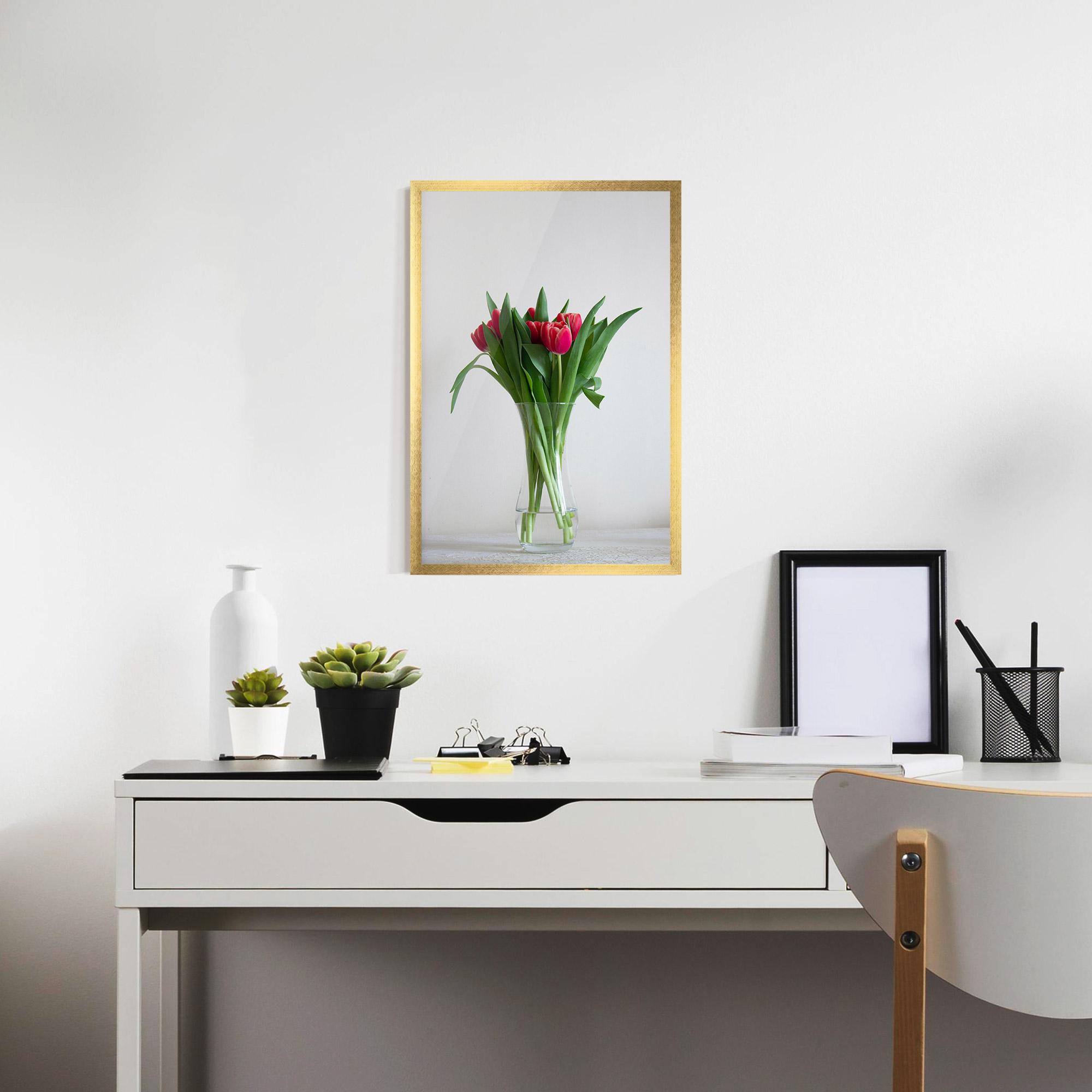 Keretezett Poszter Pretty Tulips Vase mockup 7