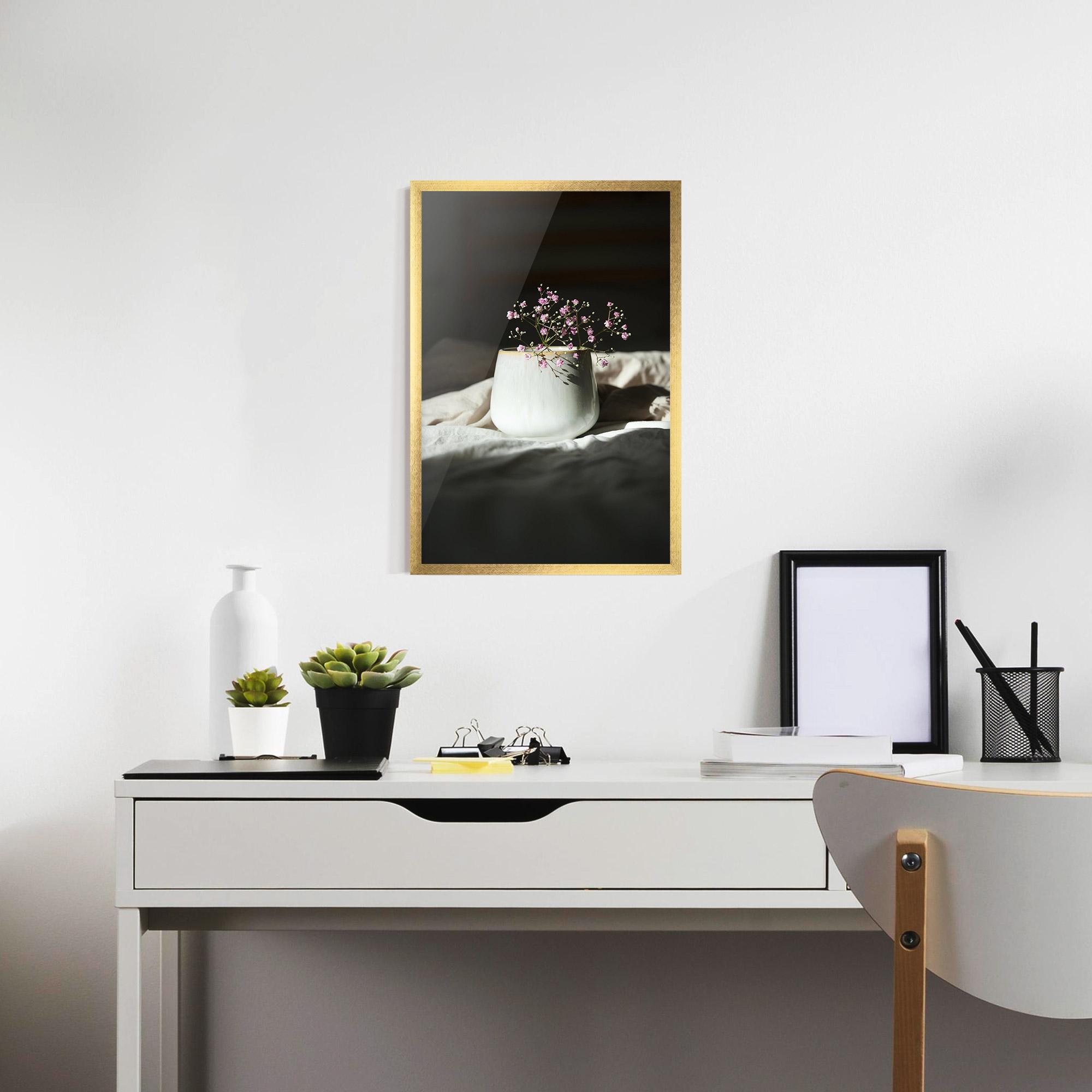 Keretezett Poszter Tiny Purple Pant Vase mockup 7