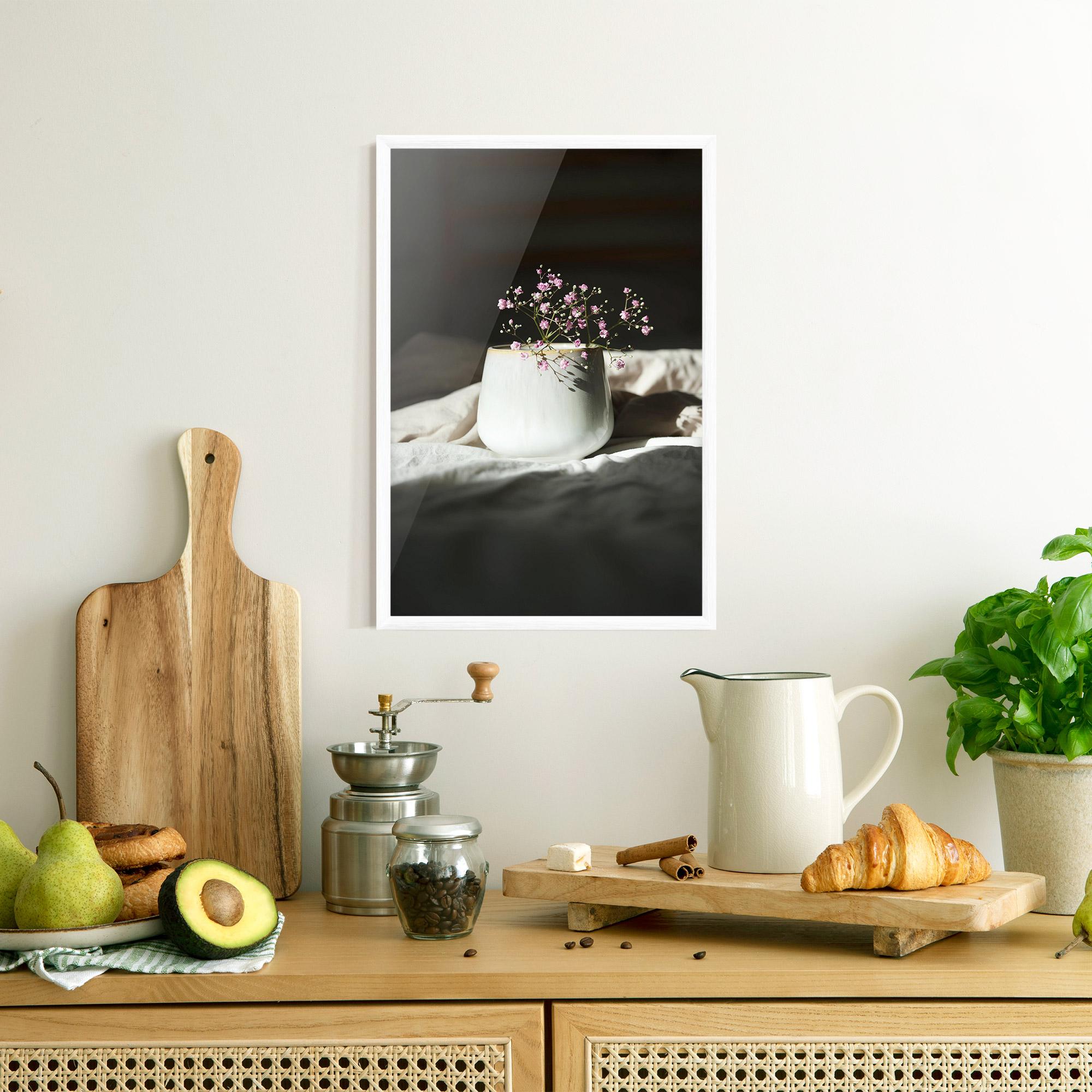 Keretezett Poszter Tiny Purple Pant Vase mockup 8