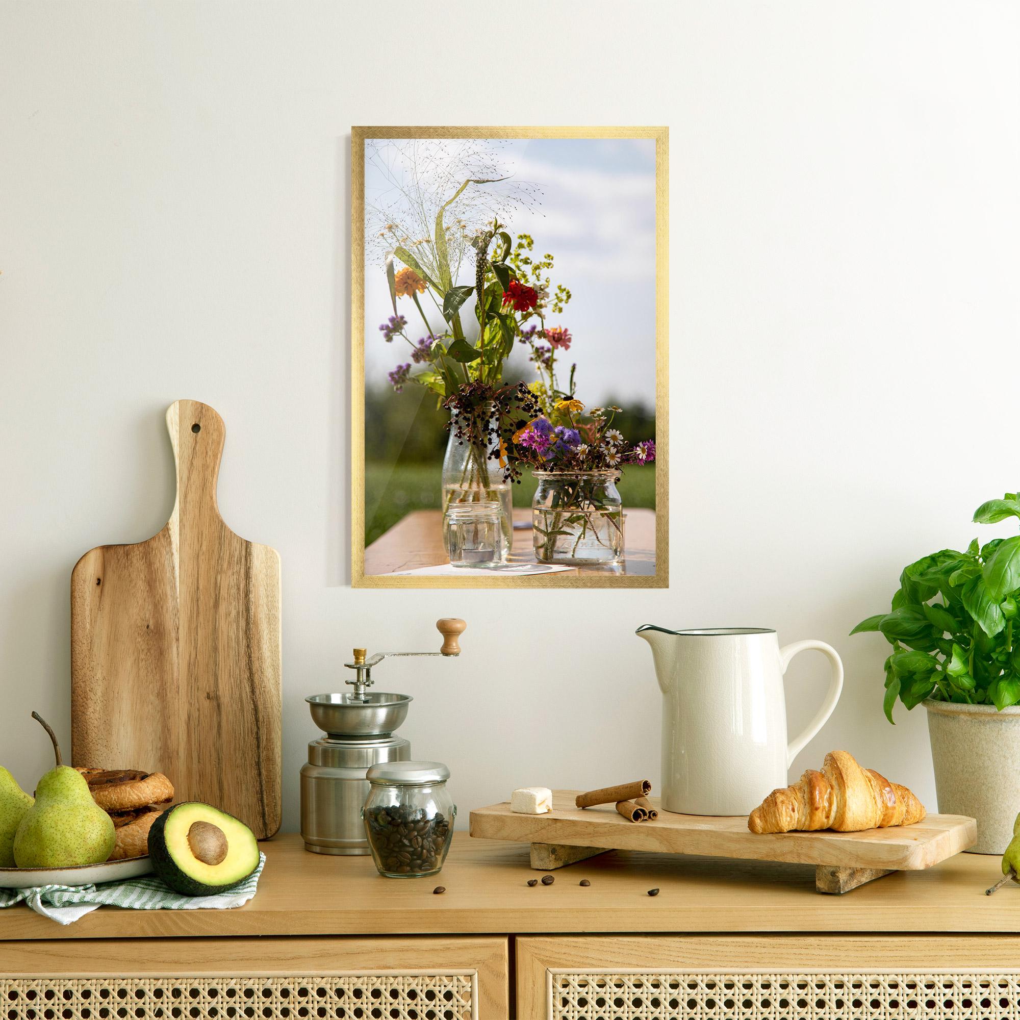 Keretezett Poszter Wild Flowers Vase mockup 8