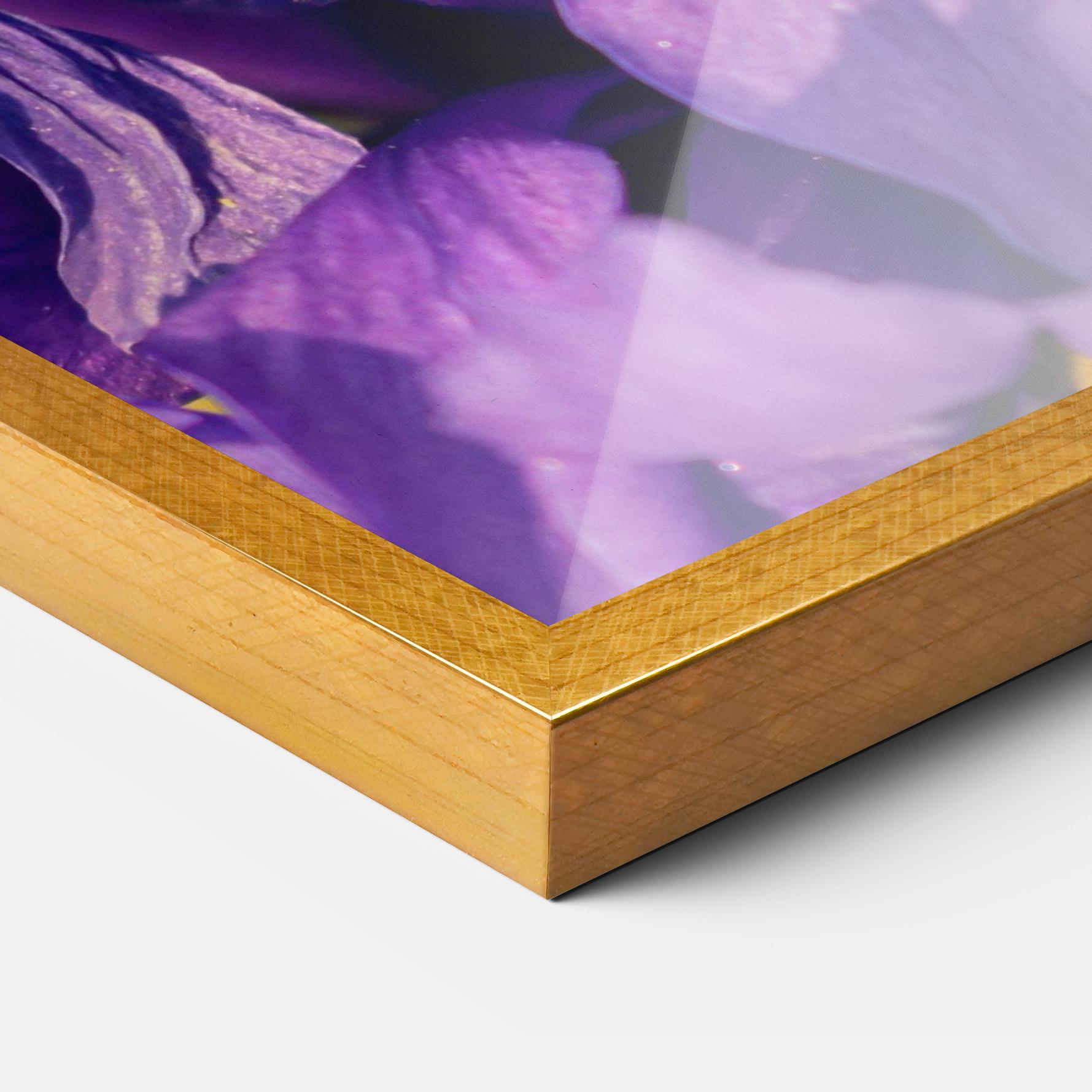 Keretezett Poszter Small Purple Iris mockup 3