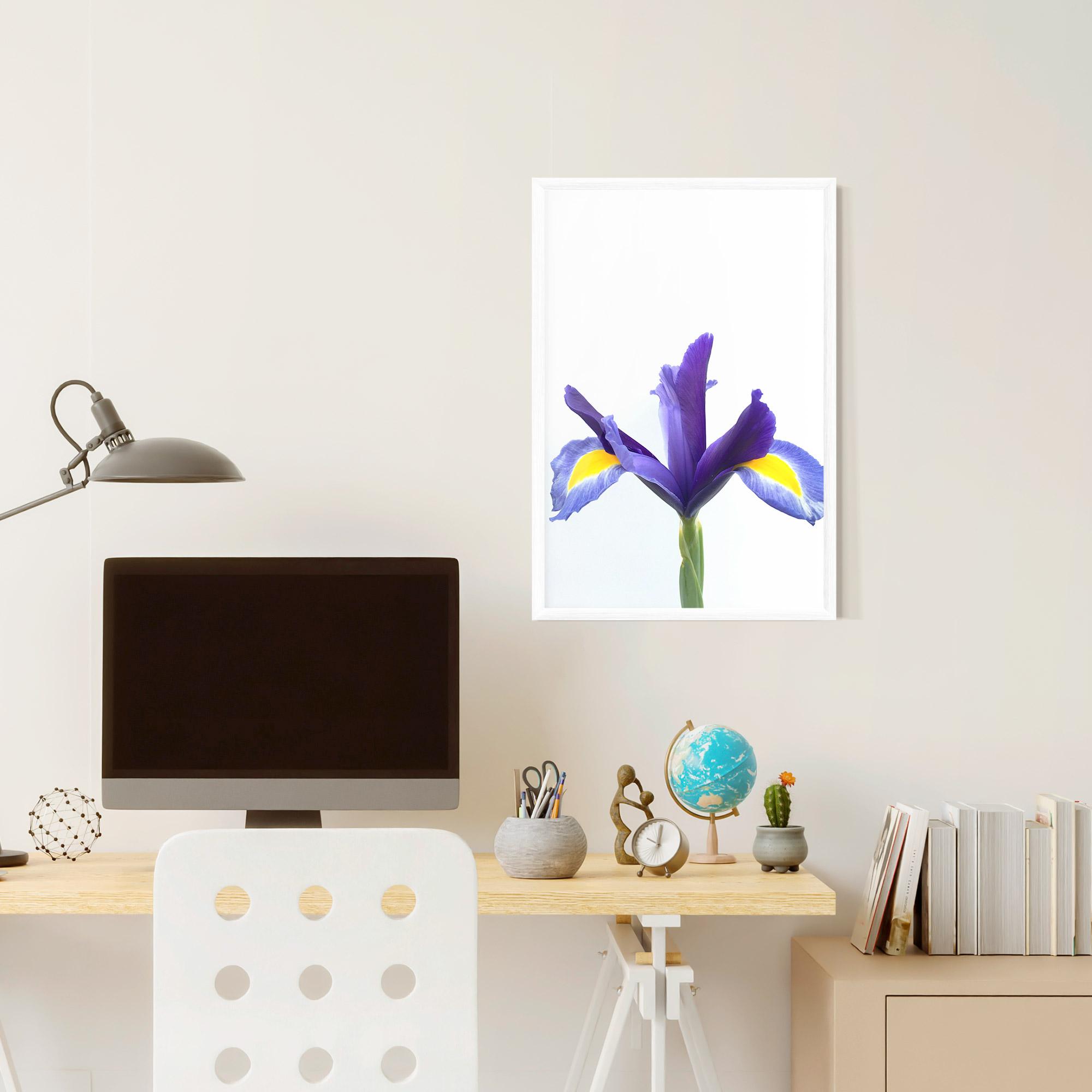 Keretezett Poszter Yellow Color Iris mockup 6