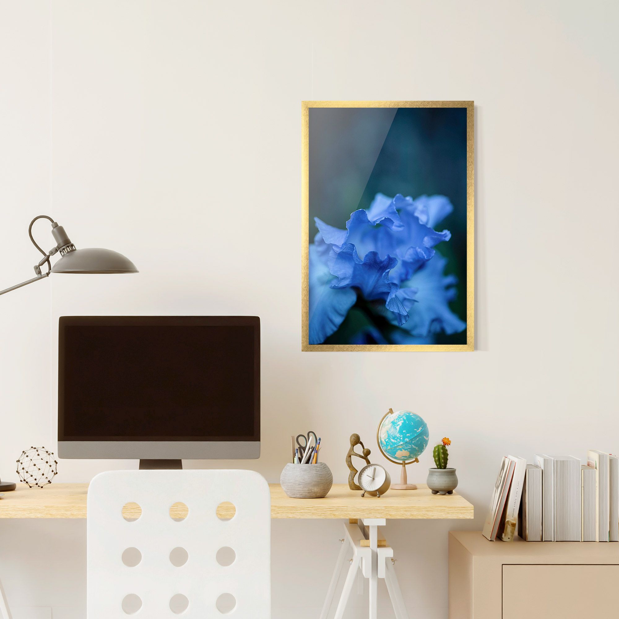 Ocean Blue Iris mockup 6