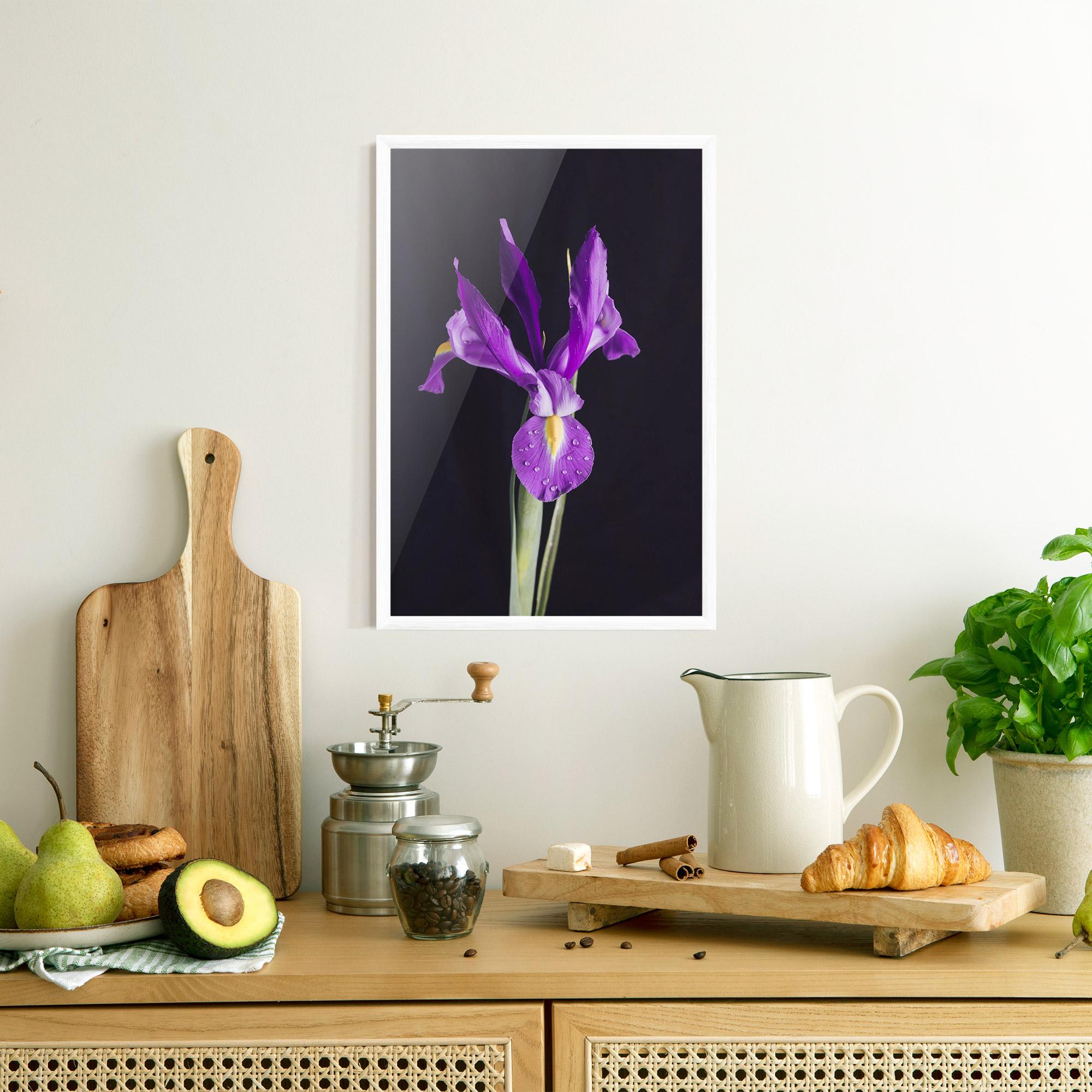 Keretezett Poszter Fresh Purple Iris mockup 8