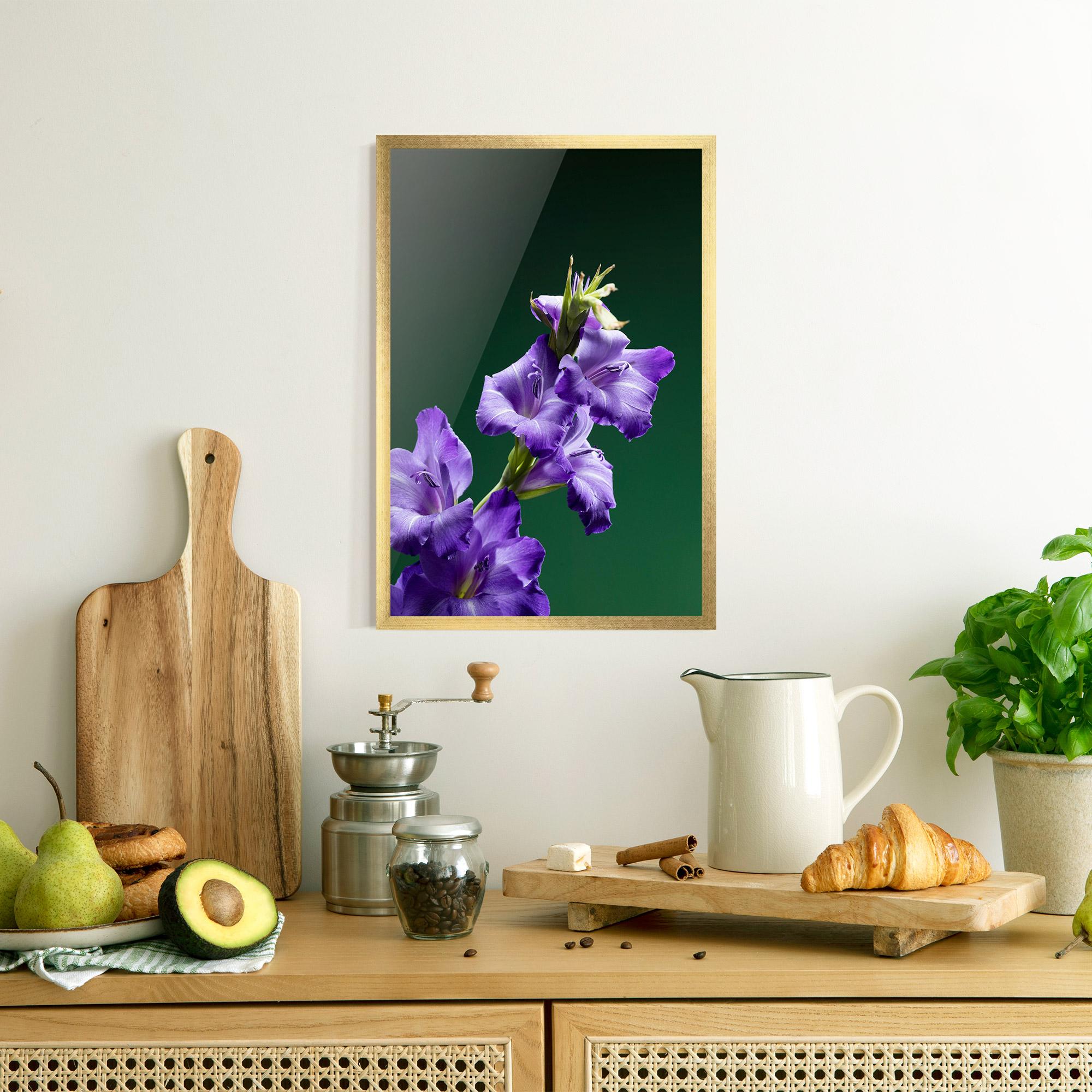 Keretezett Poszter Iris On Green mockup 8