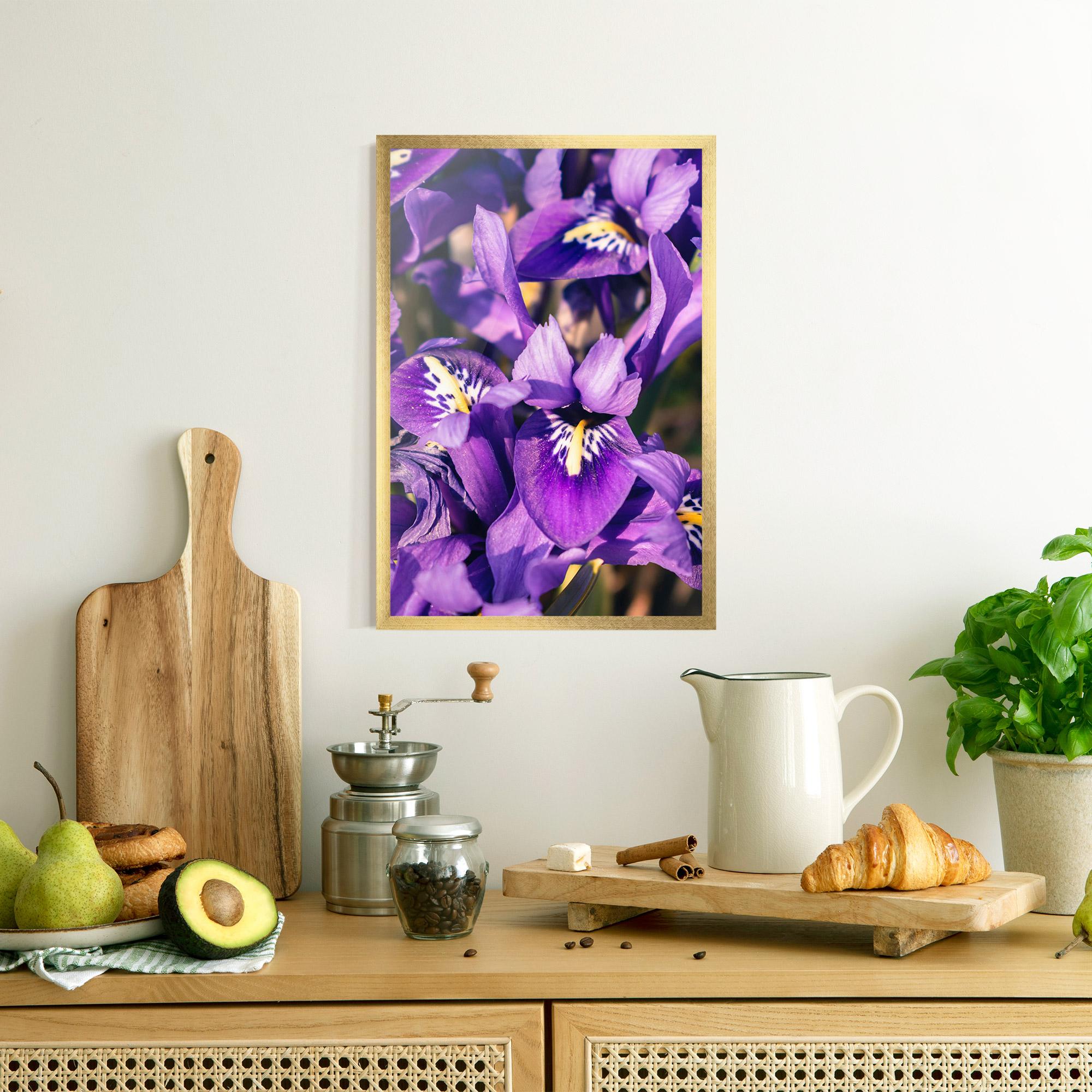 Keretezett Poszter Small Purple Iris mockup 8