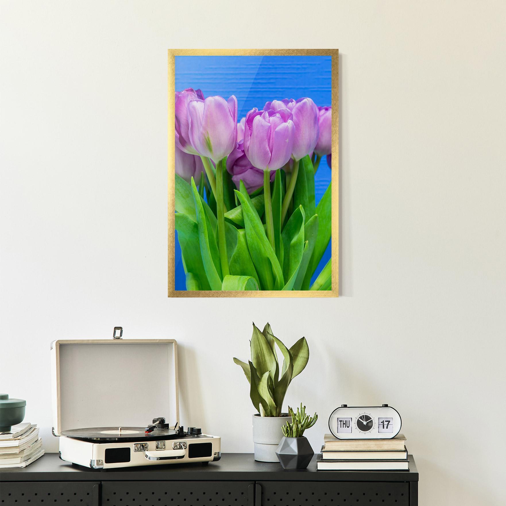 Keretezett Poszter Purple Tulips On Blue mockup 2