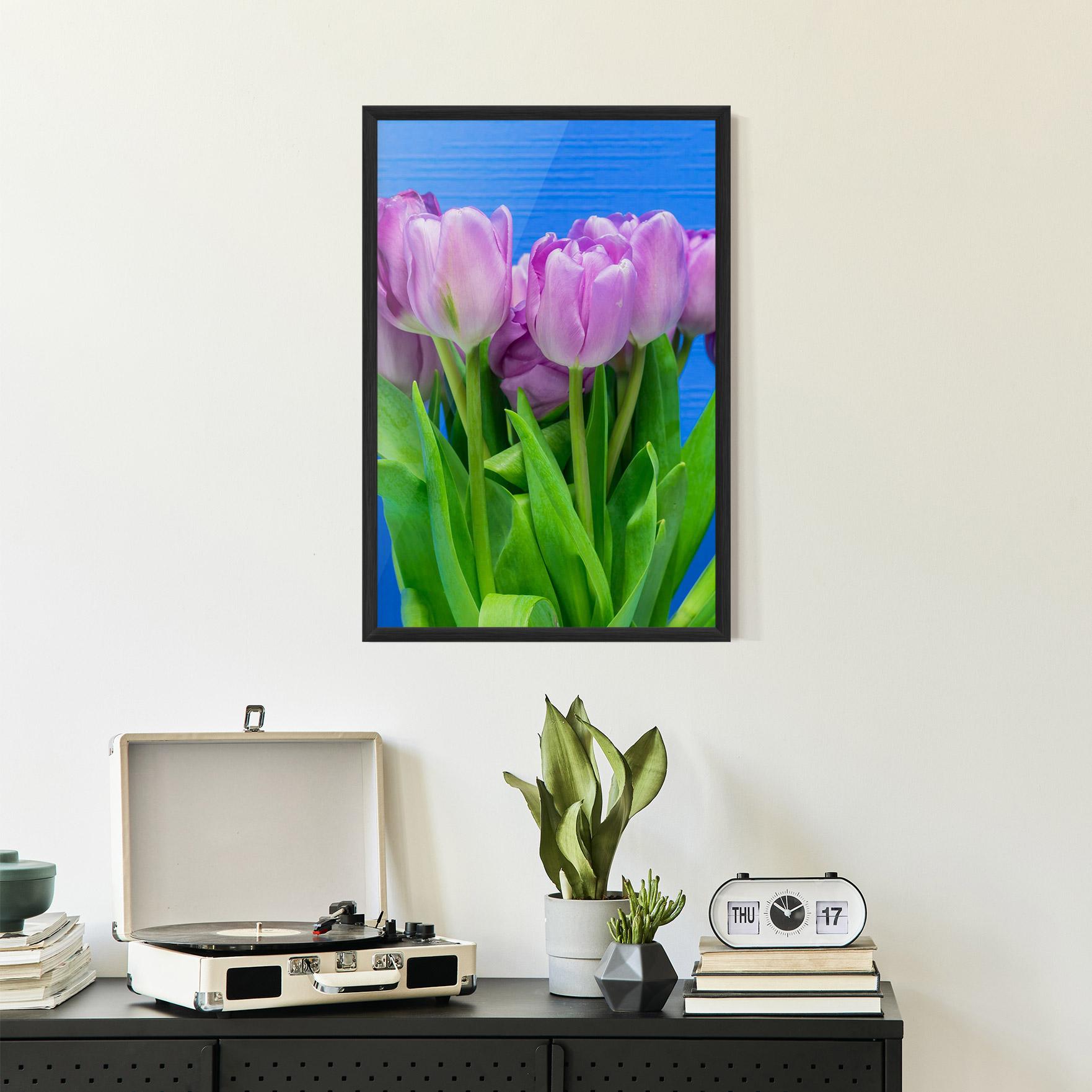 Keretezett Poszter Purple Tulips On Blue mockup 2
