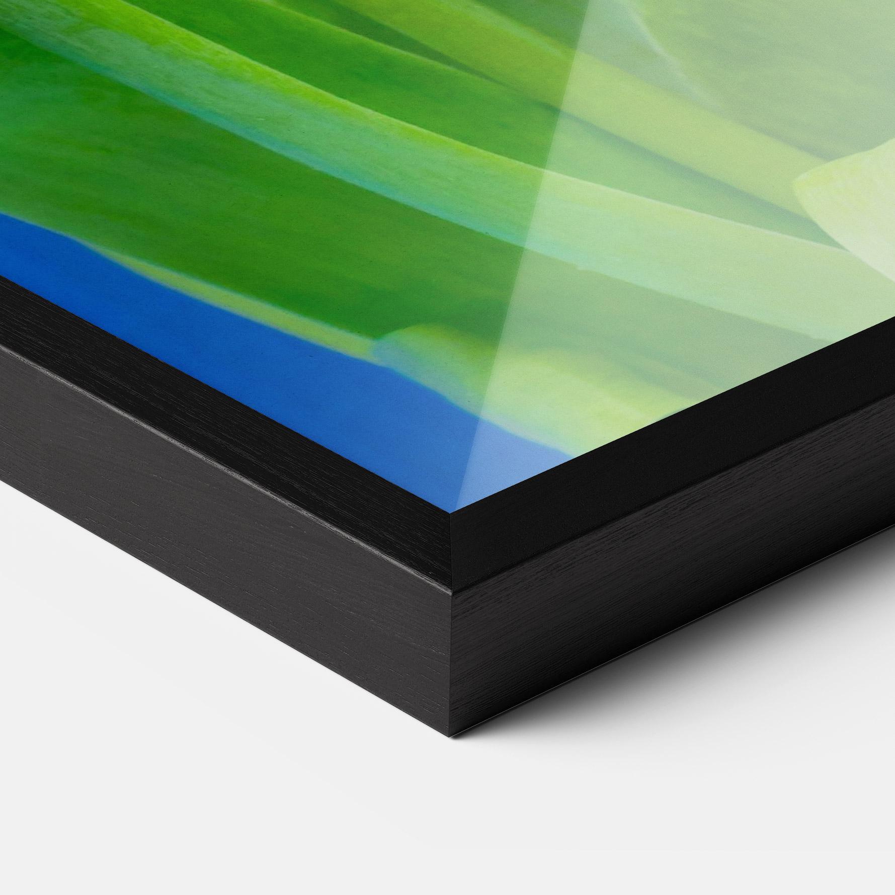 Keretezett Poszter Purple Tulips On Blue mockup 3