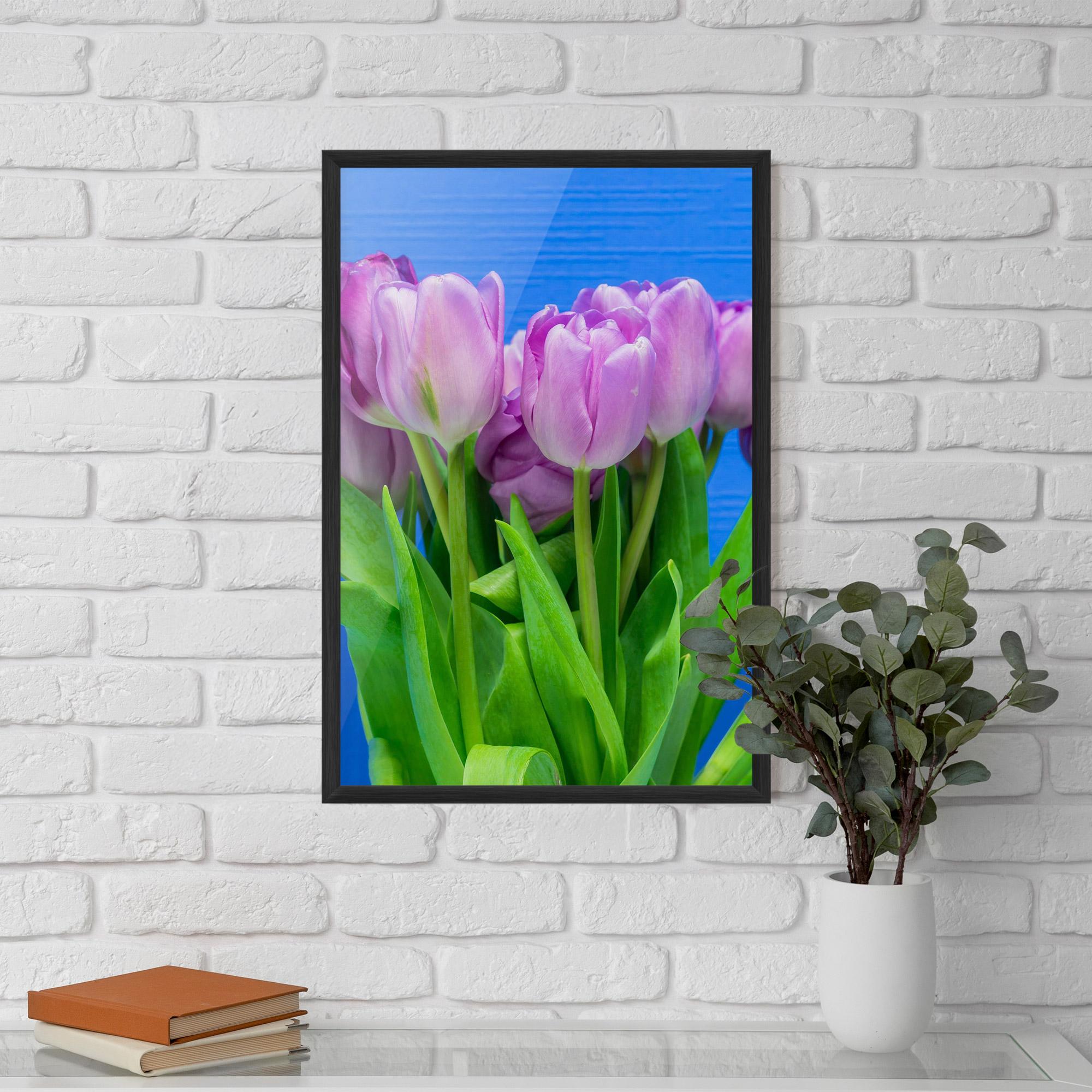Keretezett Poszter Purple Tulips On Blue mockup 5