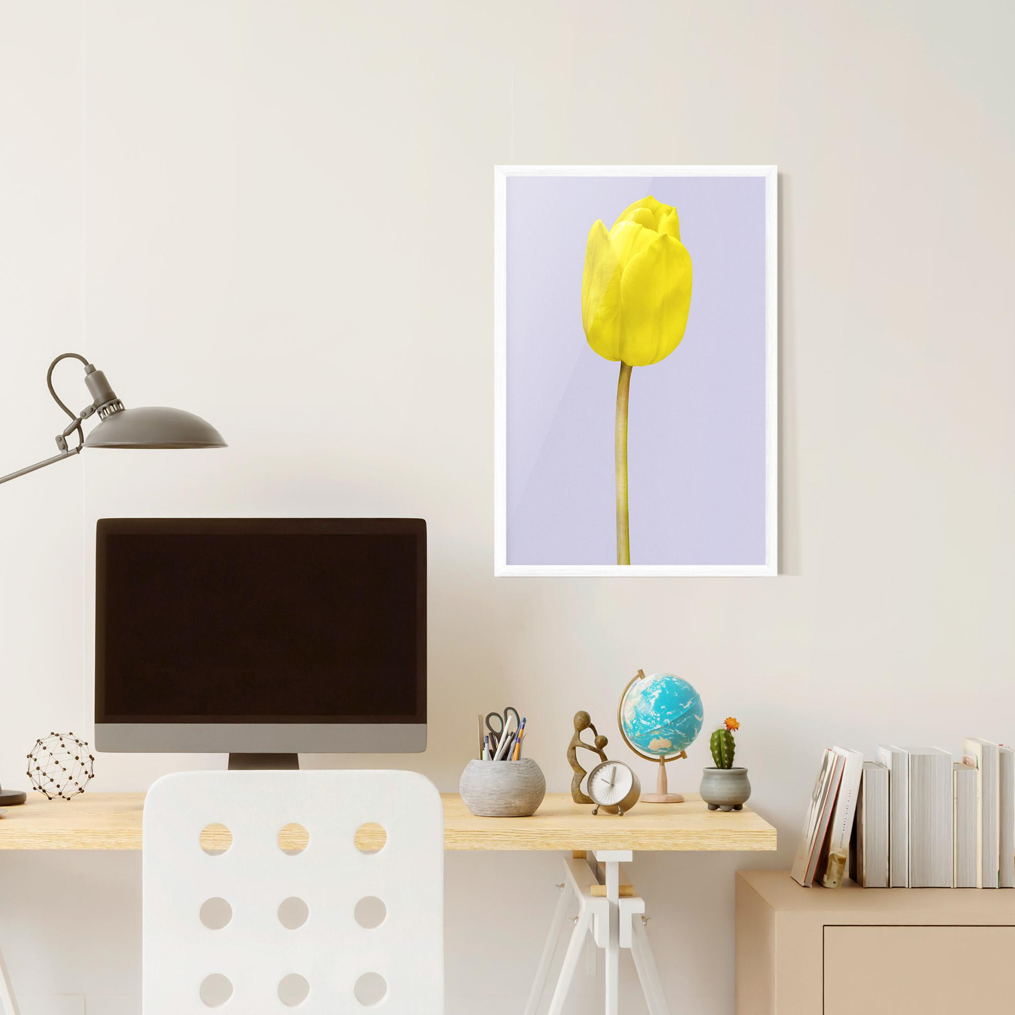 Keretezett Poszter One Yellow Tulip mockup 6