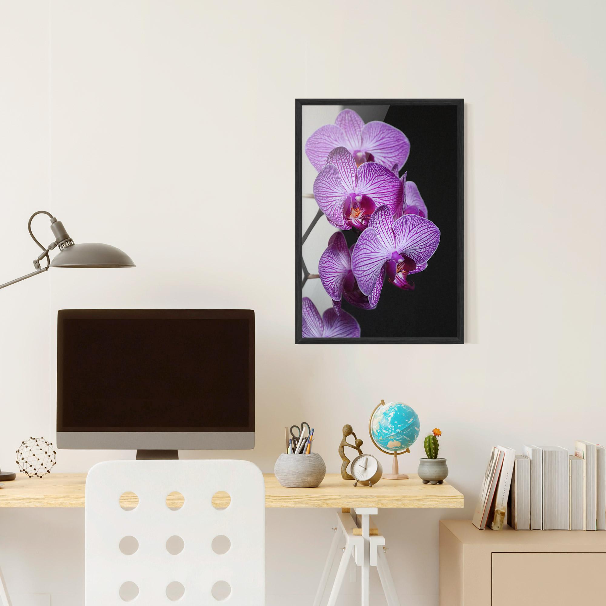 Keretezett Poszter Purple Orchid On Black mockup 6