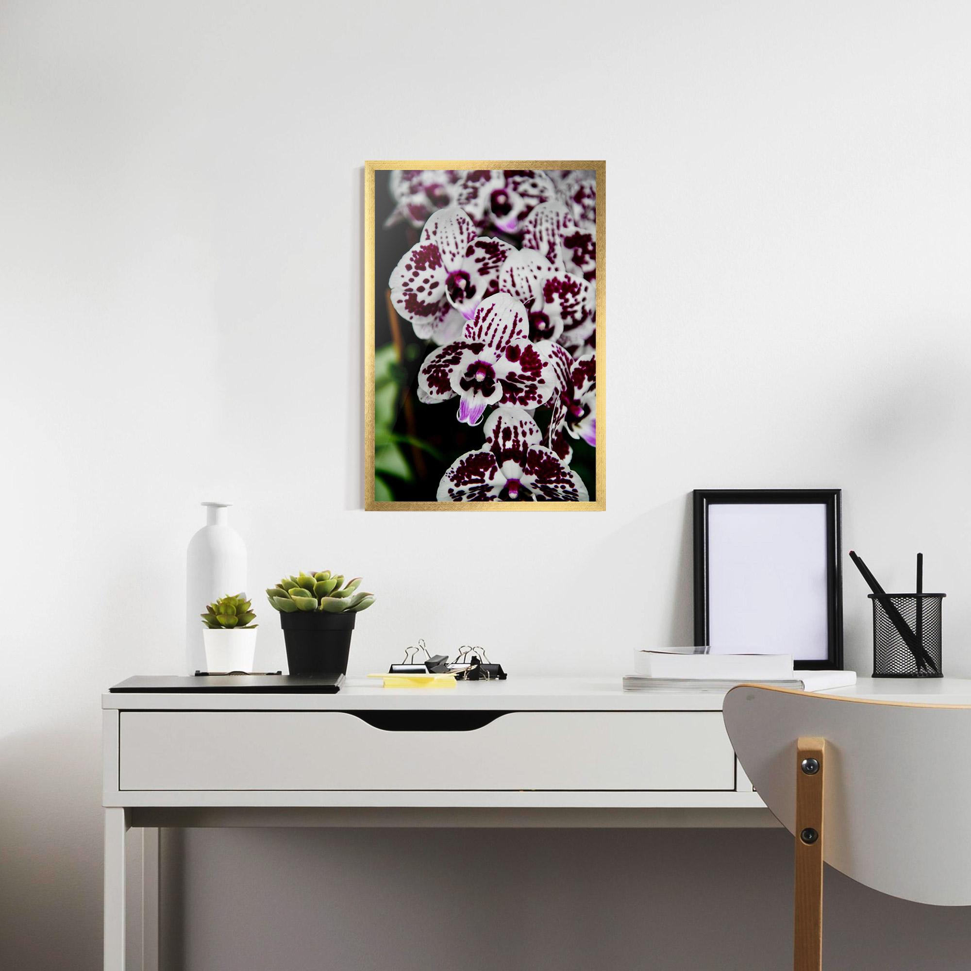 Keretezett Poszter Dark Purple Orchids mockup 7