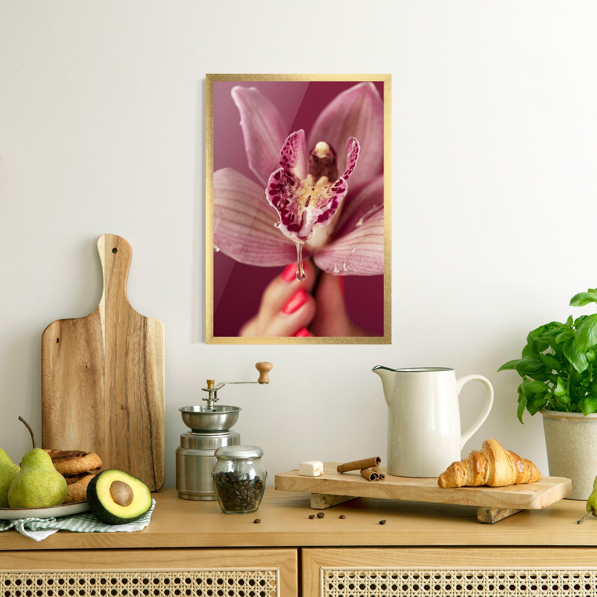Keretezett Poszter Wet Orchid mockup 8
