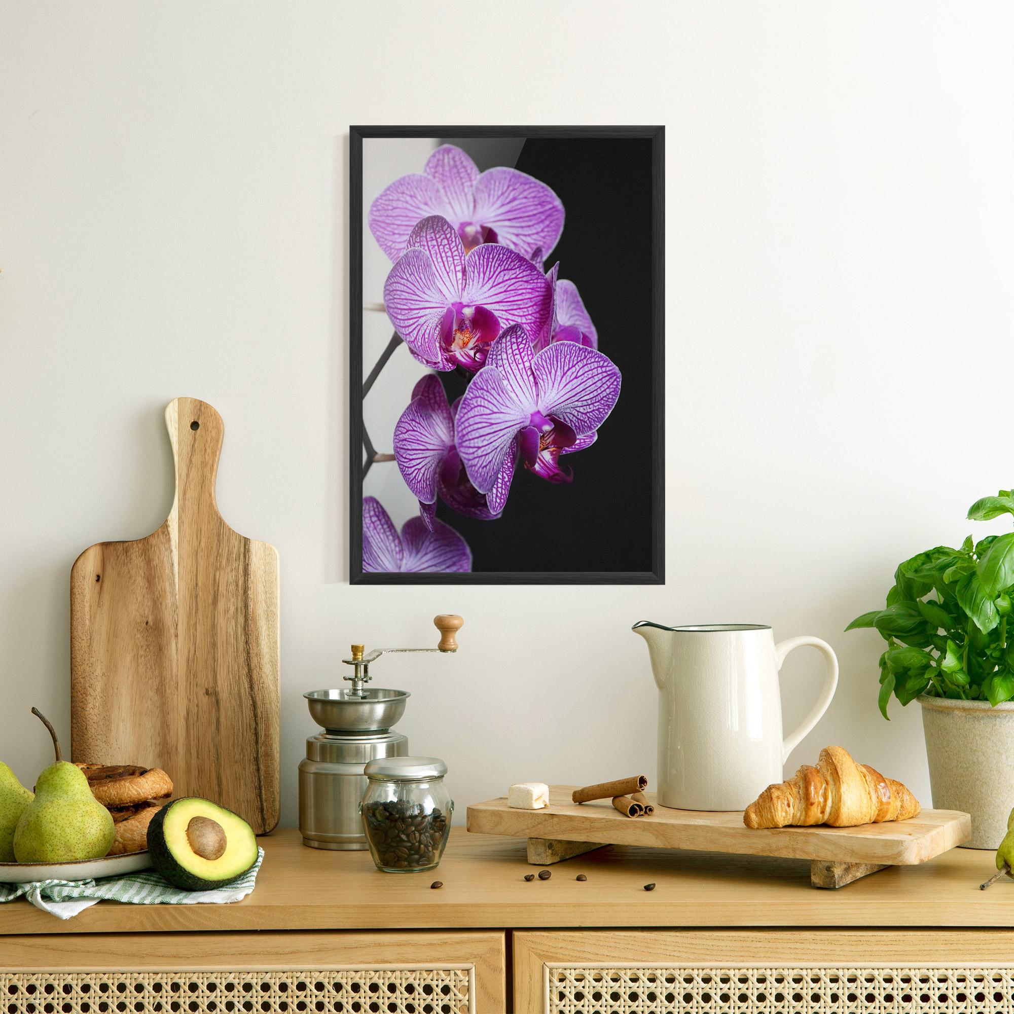 Keretezett Poszter Purple Orchid On Black mockup 8